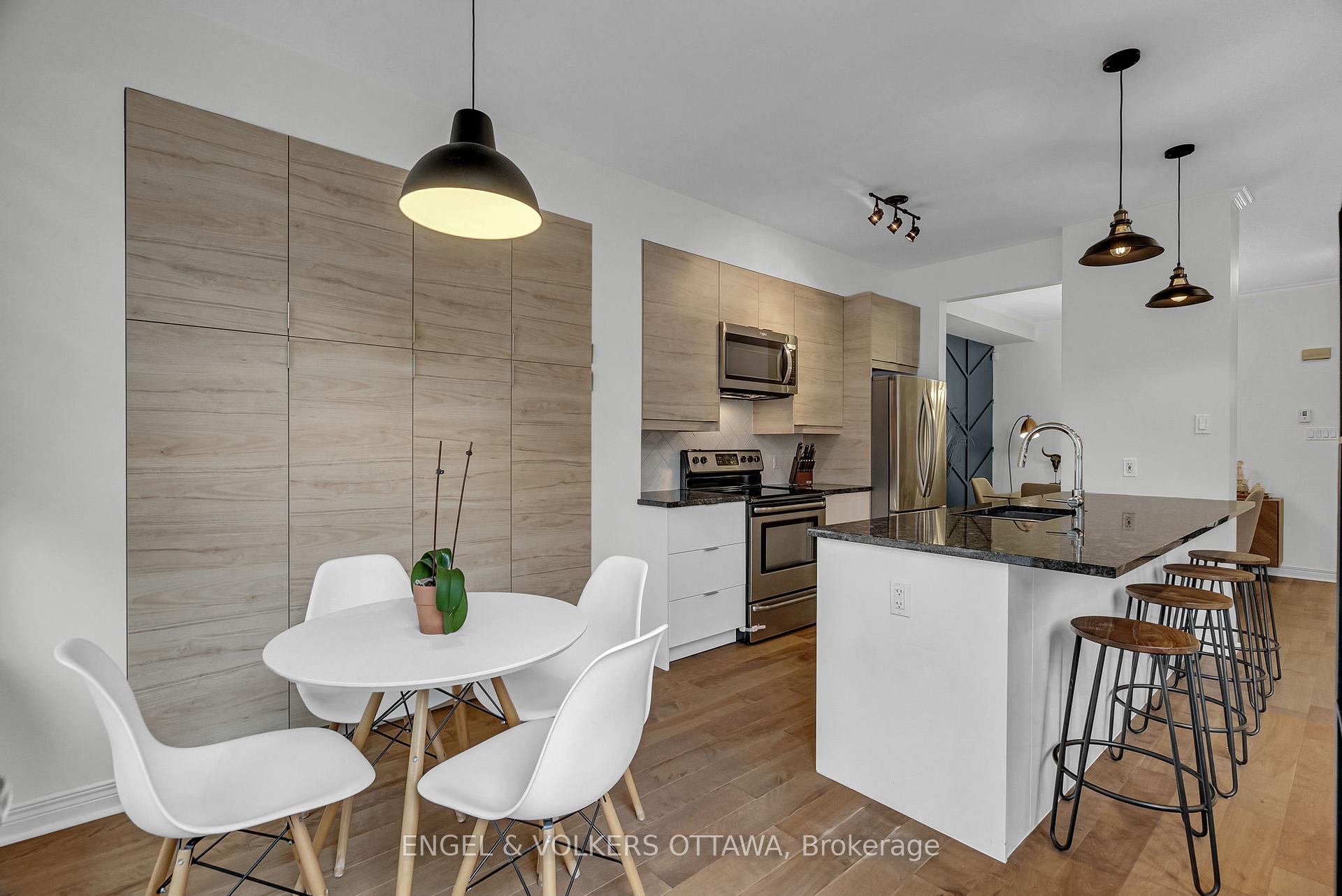 Photo 15 of 529 Devonwood Circle, Ottawa, Blossom Park/Kemp Park/Findlay Creek — HOMEH