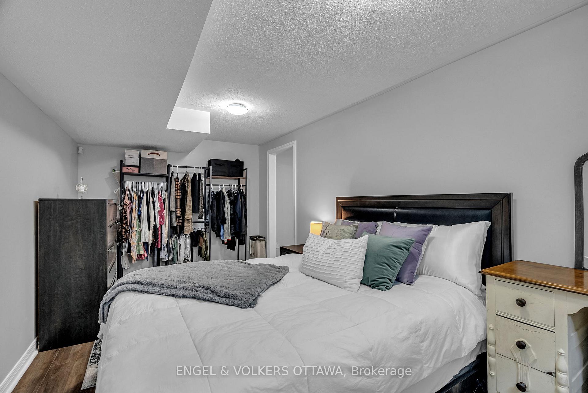 Photo 36 of 529 Devonwood Circle, Ottawa, Blossom Park/Kemp Park/Findlay Creek — HOMEH