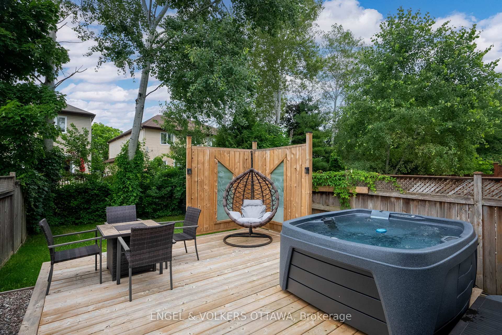 Photo 33 of 529 Devonwood Circle, Ottawa, Blossom Park/Kemp Park/Findlay Creek — HOMEH