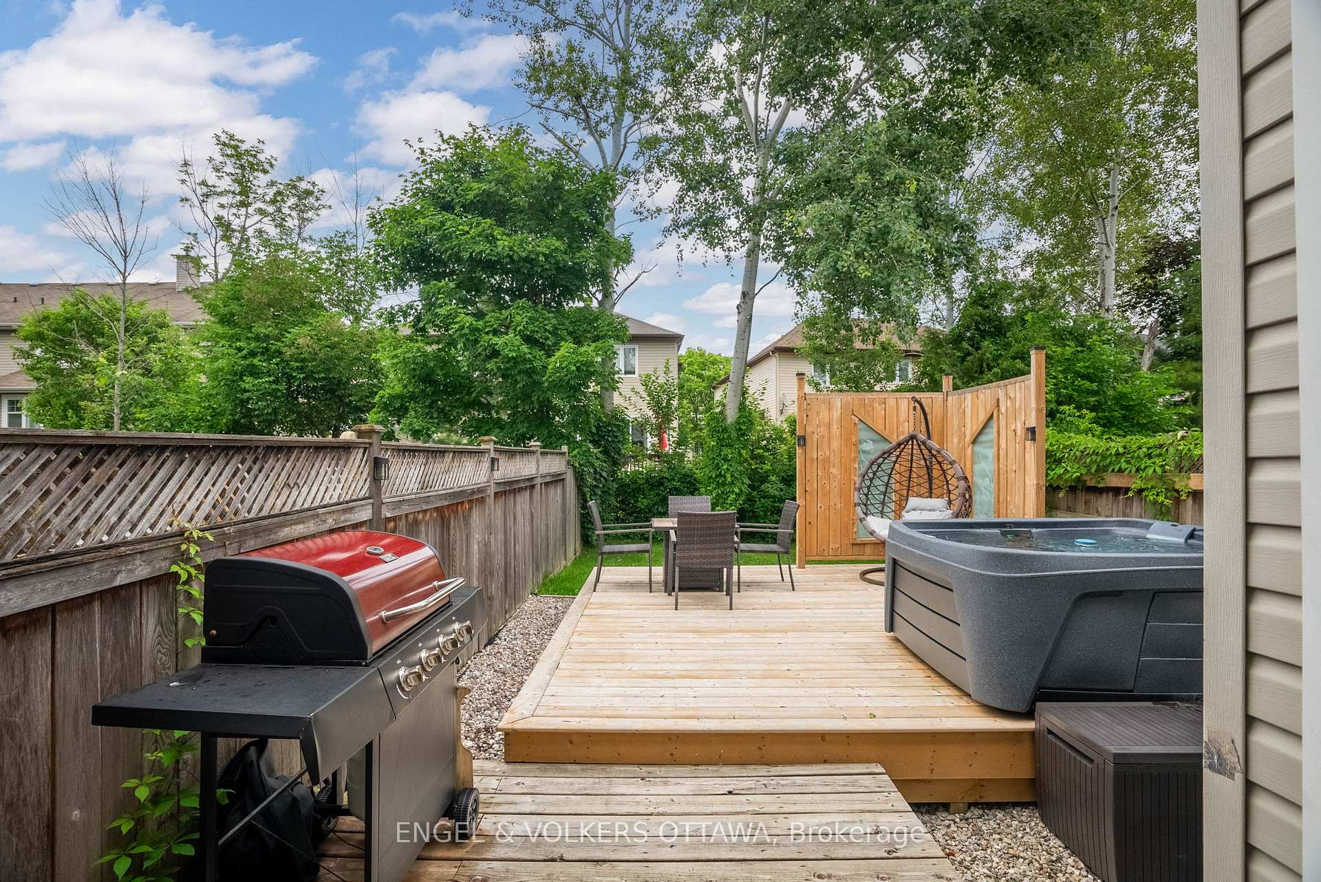 Photo 34 of 529 Devonwood Circle, Ottawa, Blossom Park/Kemp Park/Findlay Creek — HOMEH