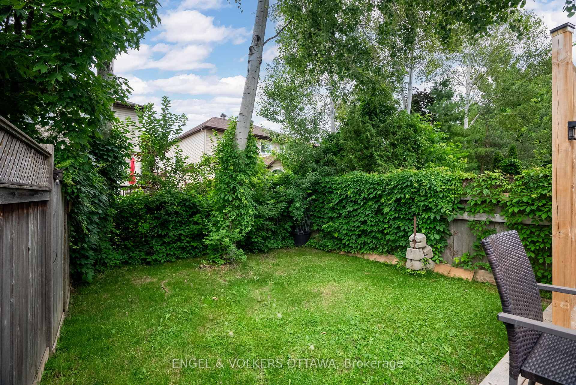Photo 38 of 529 Devonwood Circle, Ottawa, Blossom Park/Kemp Park/Findlay Creek — HOMEH