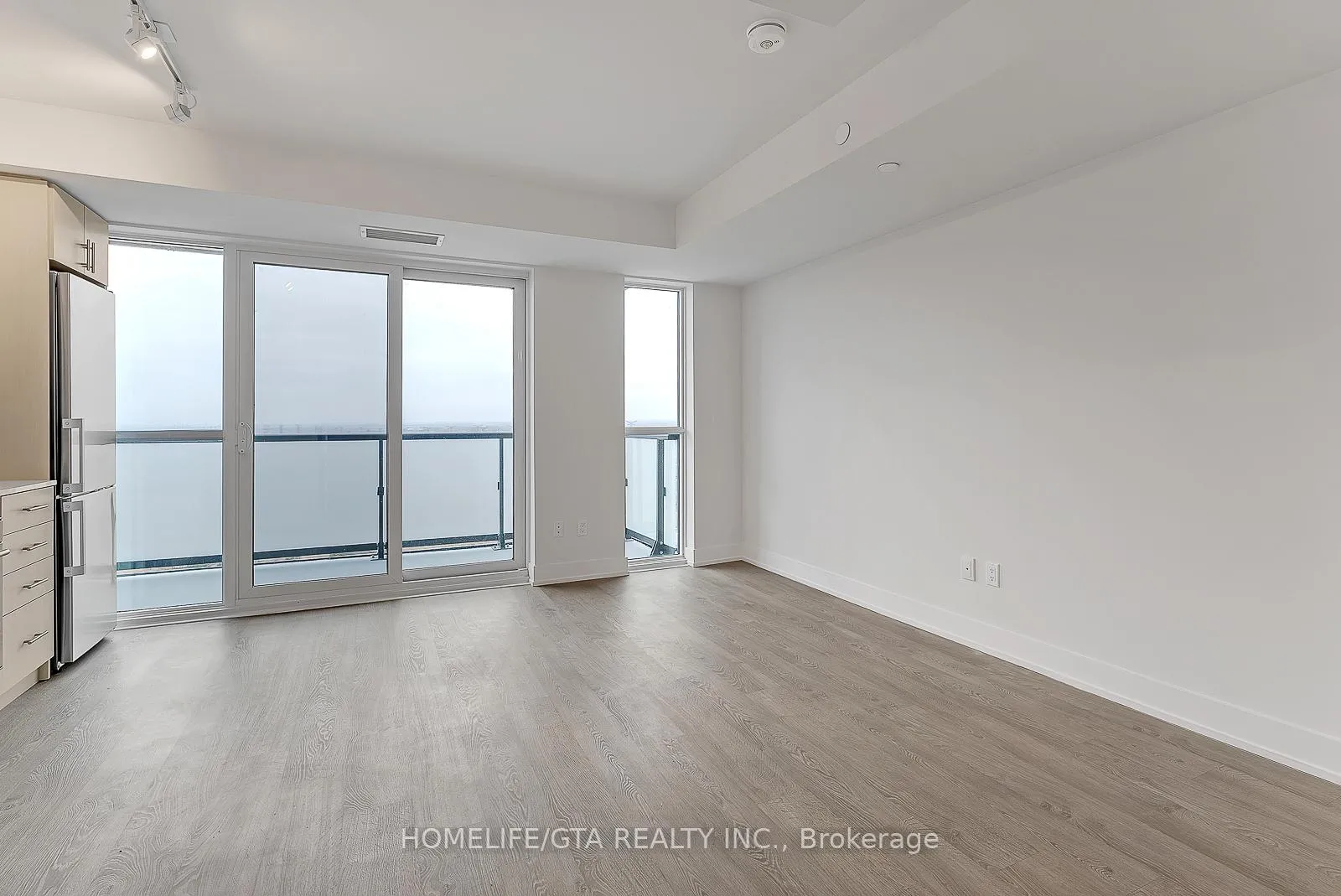 Photo 10 of Unit 1902, 2550 Simcoe Street N, Oshawa, Windfields — HOMEH