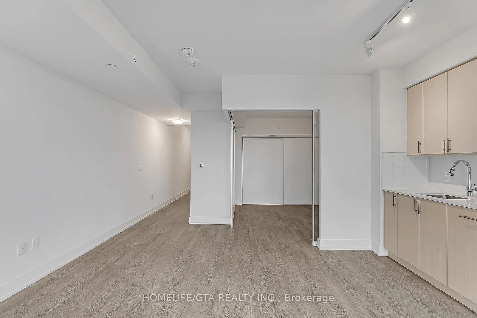 Photo 16 of Unit 1902, 2550 Simcoe Street N, Oshawa, Windfields — HOMEH