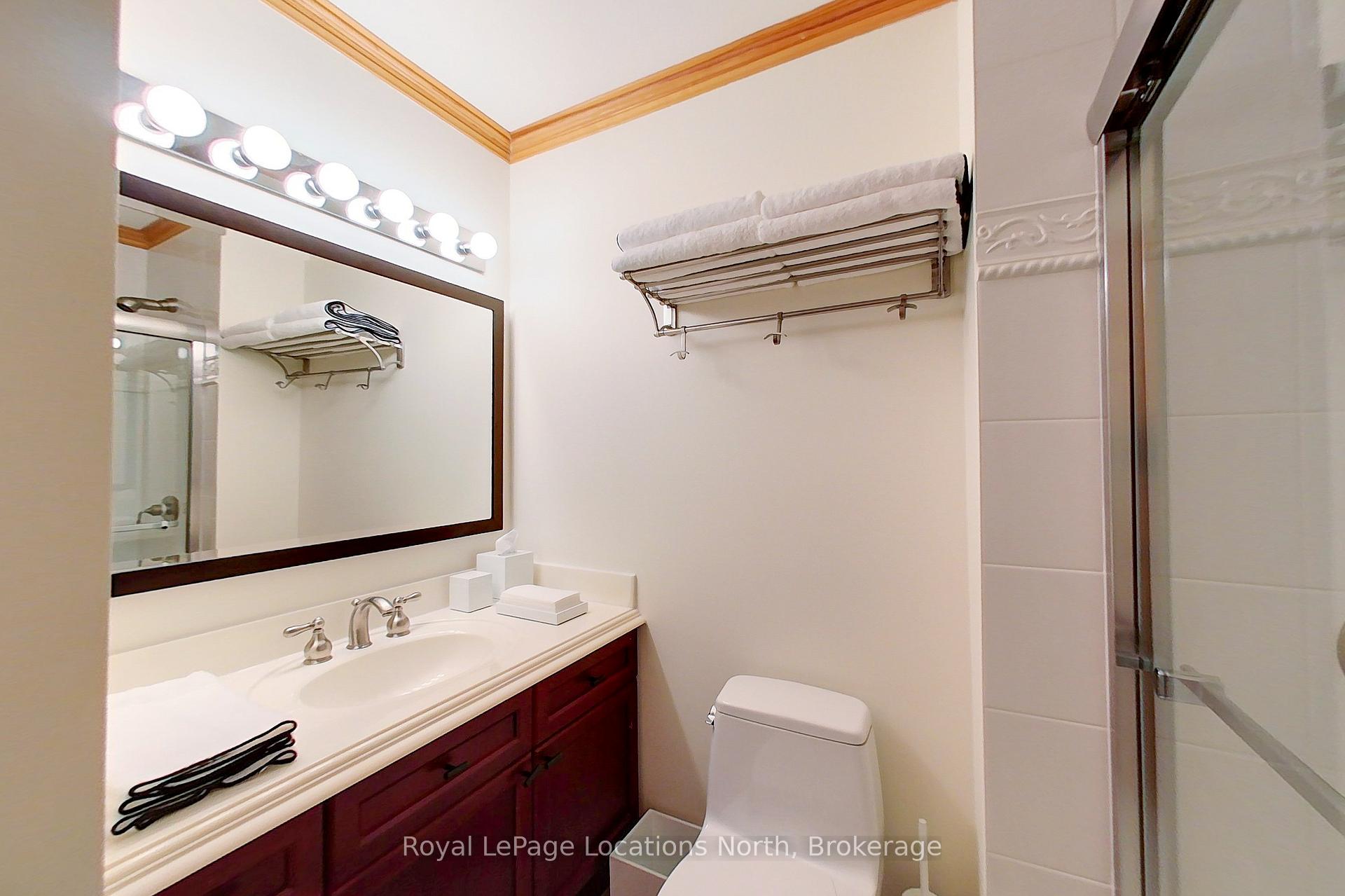 Photo 12 of 564 Oxbow Crescent, Collingwood — HOMEH