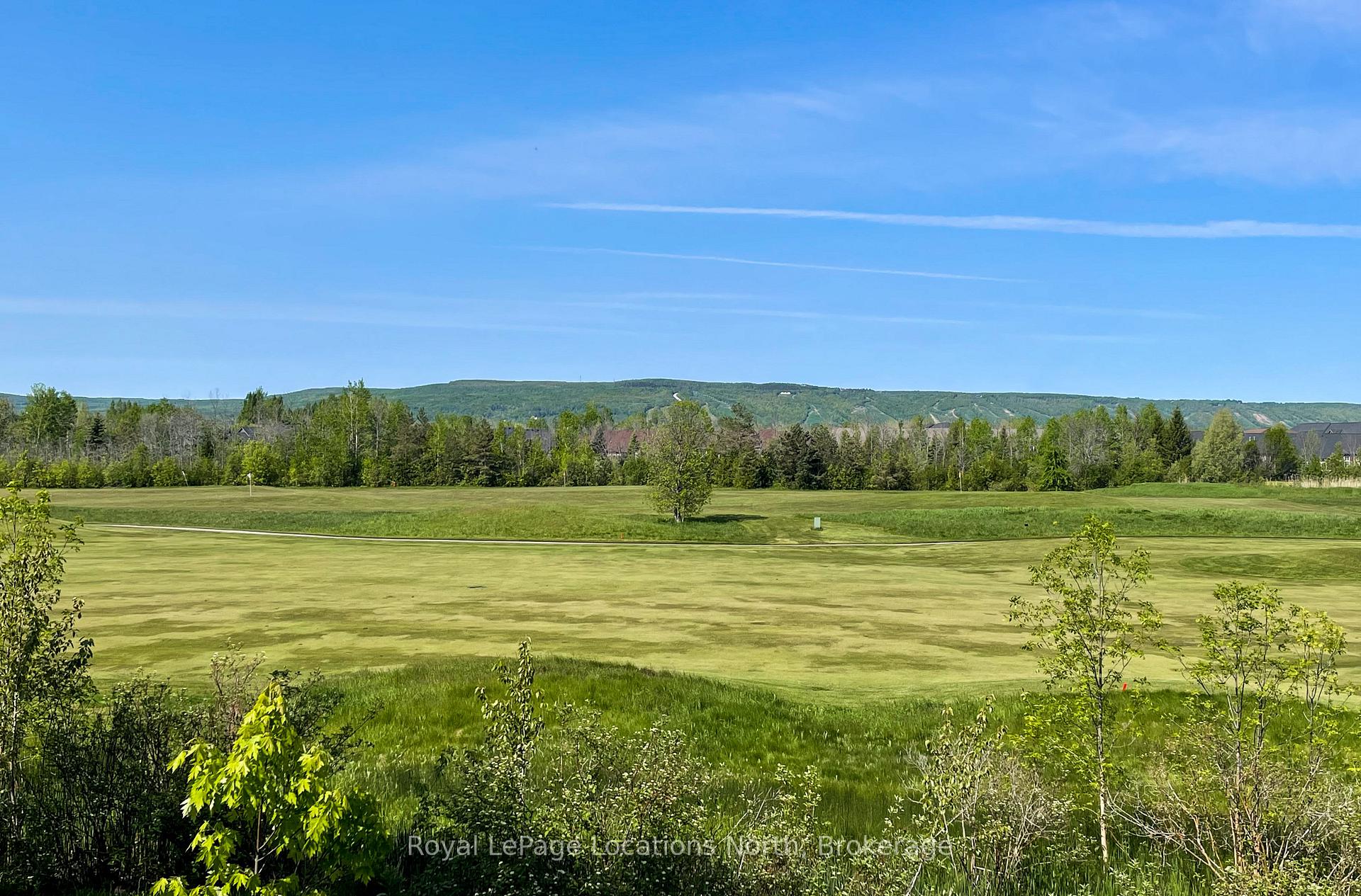 Photo 16 of 564 Oxbow Crescent, Collingwood — HOMEH