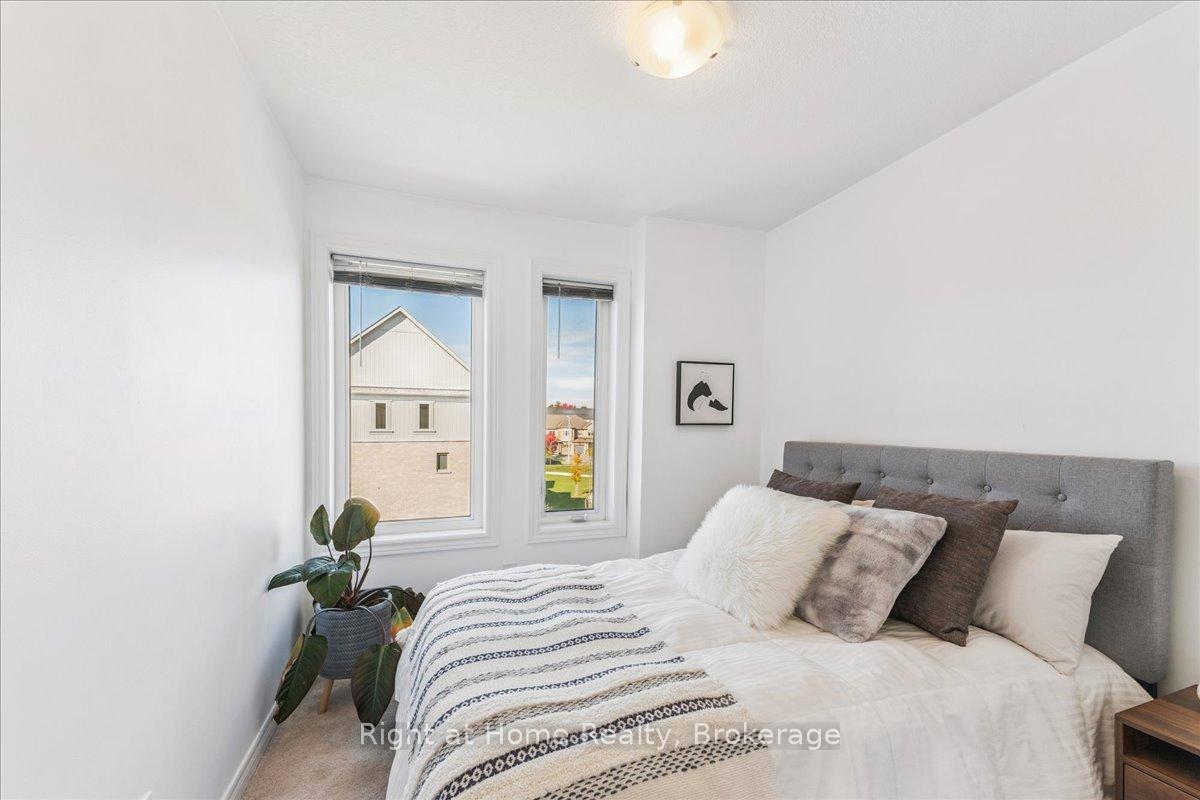 Photo 23 of 260 Law Drive, Guelph, Grange Road — HOMEH