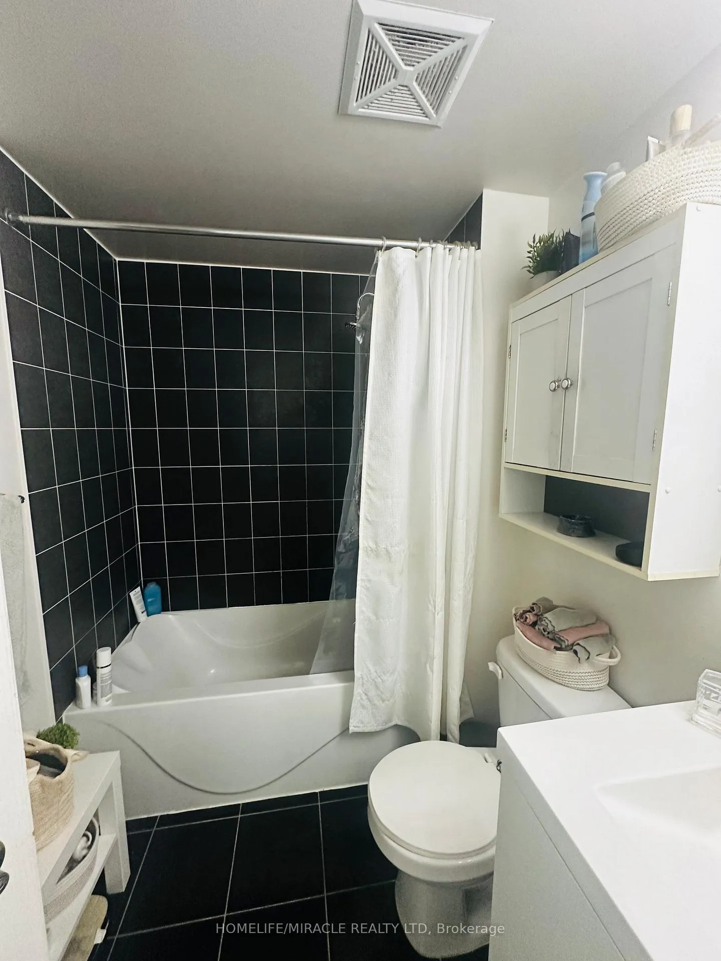Photo 10 of Unit 1603, 2240 Lakeshore Boulevard W, Etobicoke, Mimico — HOMEH