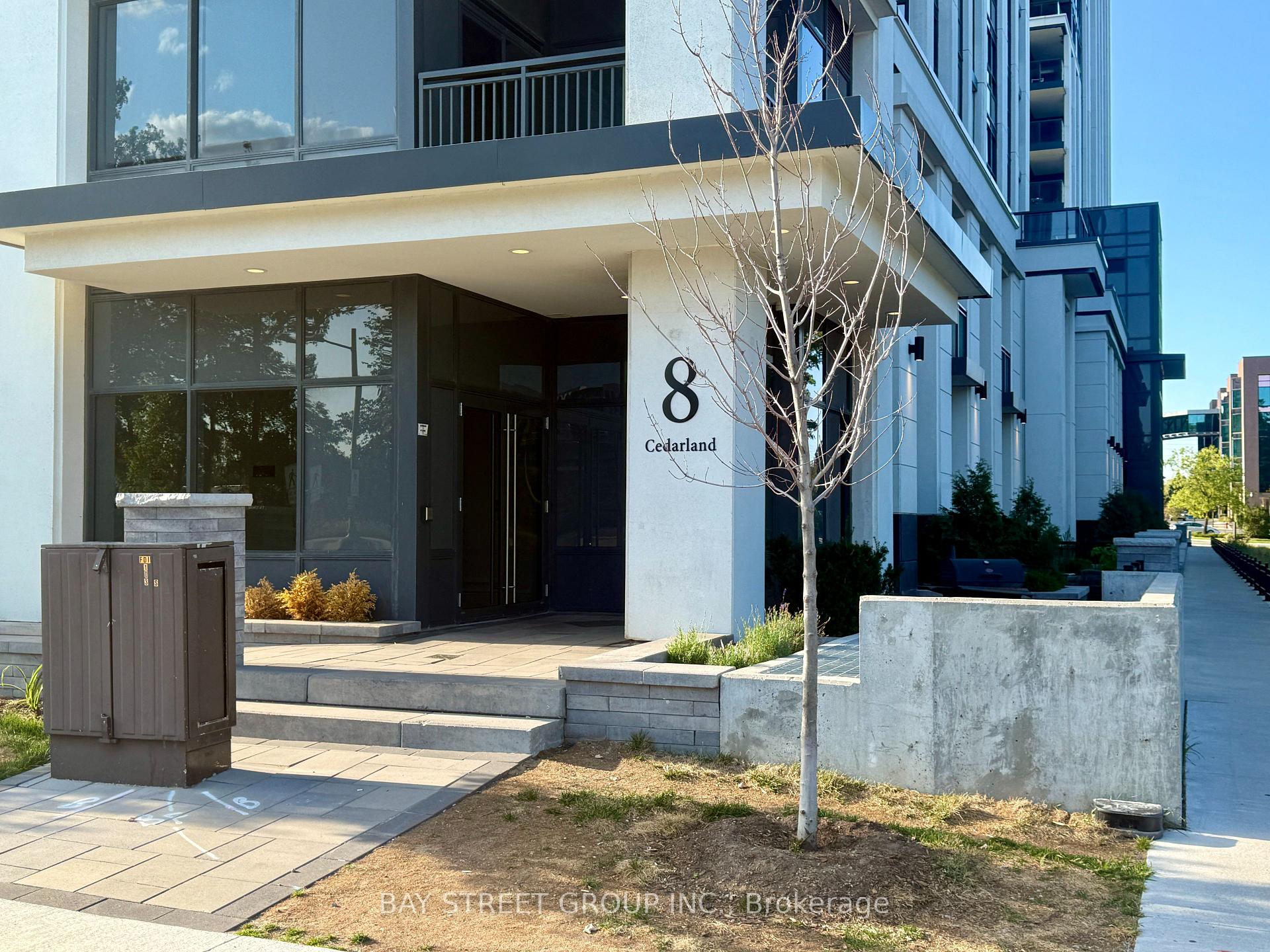 Photo 2 of Unit 323, 8 Cedarland Drive, Markham, Unionville — HOMEH