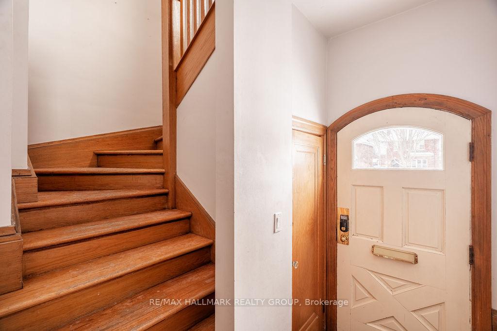 Photo 3 of Unit 2, 402 Holland Avenue, Ottawa, Civic Hospital — HOMEH