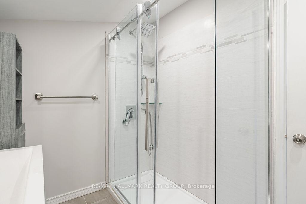 Photo 37 of Unit 2, 402 Holland Avenue, Ottawa, Civic Hospital — HOMEH