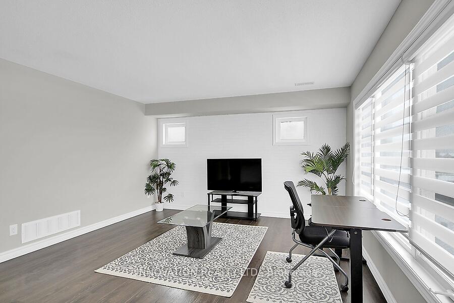 Photo 4 of Unit B, 882 Decoeur Drive, Ottawa, Avalon West — HOMEH