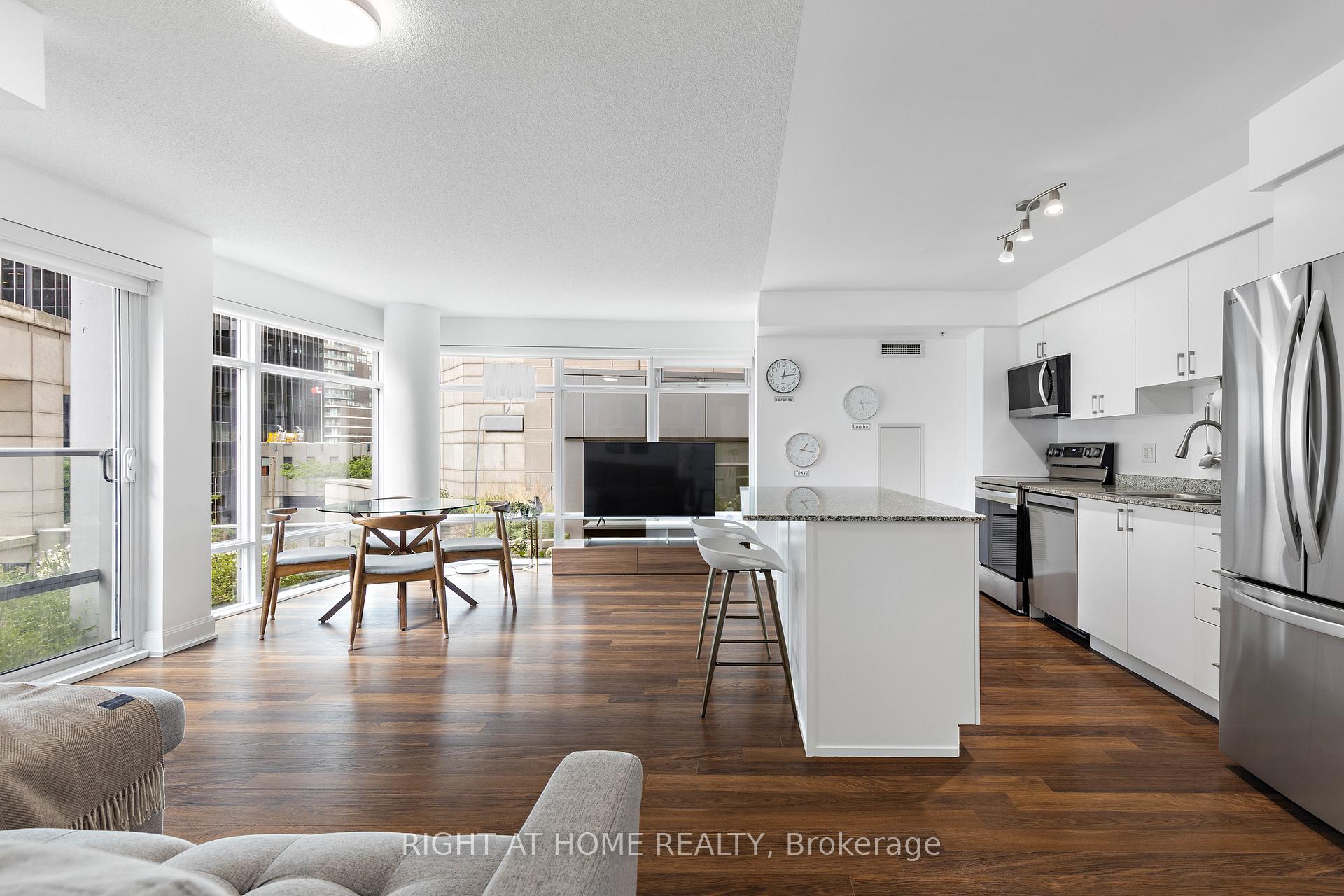 Front of Unit 405, 2191 Yonge Street