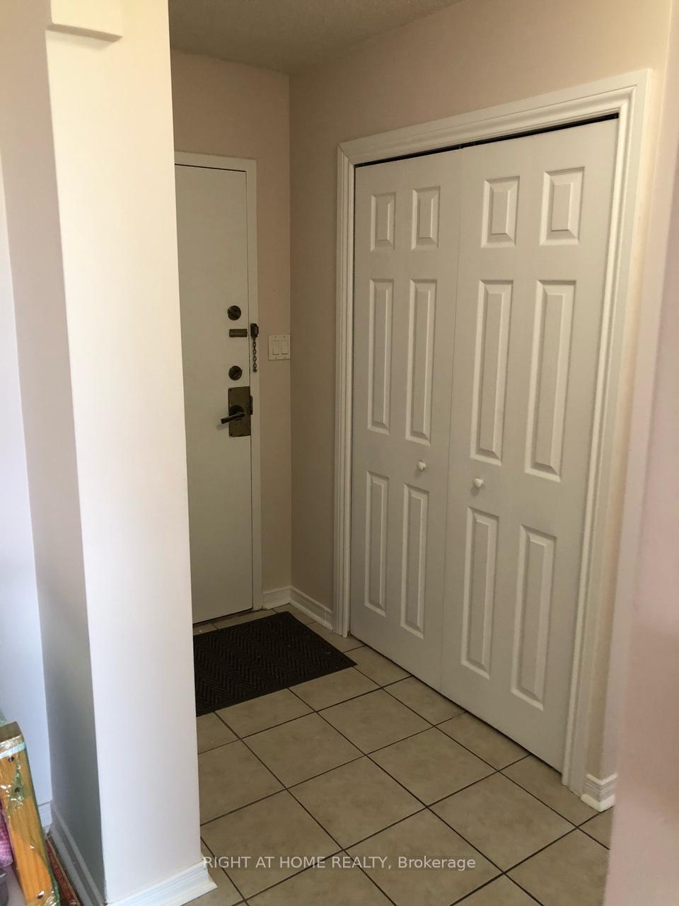 Front of Unit 702, 20 edgecliff Golfway