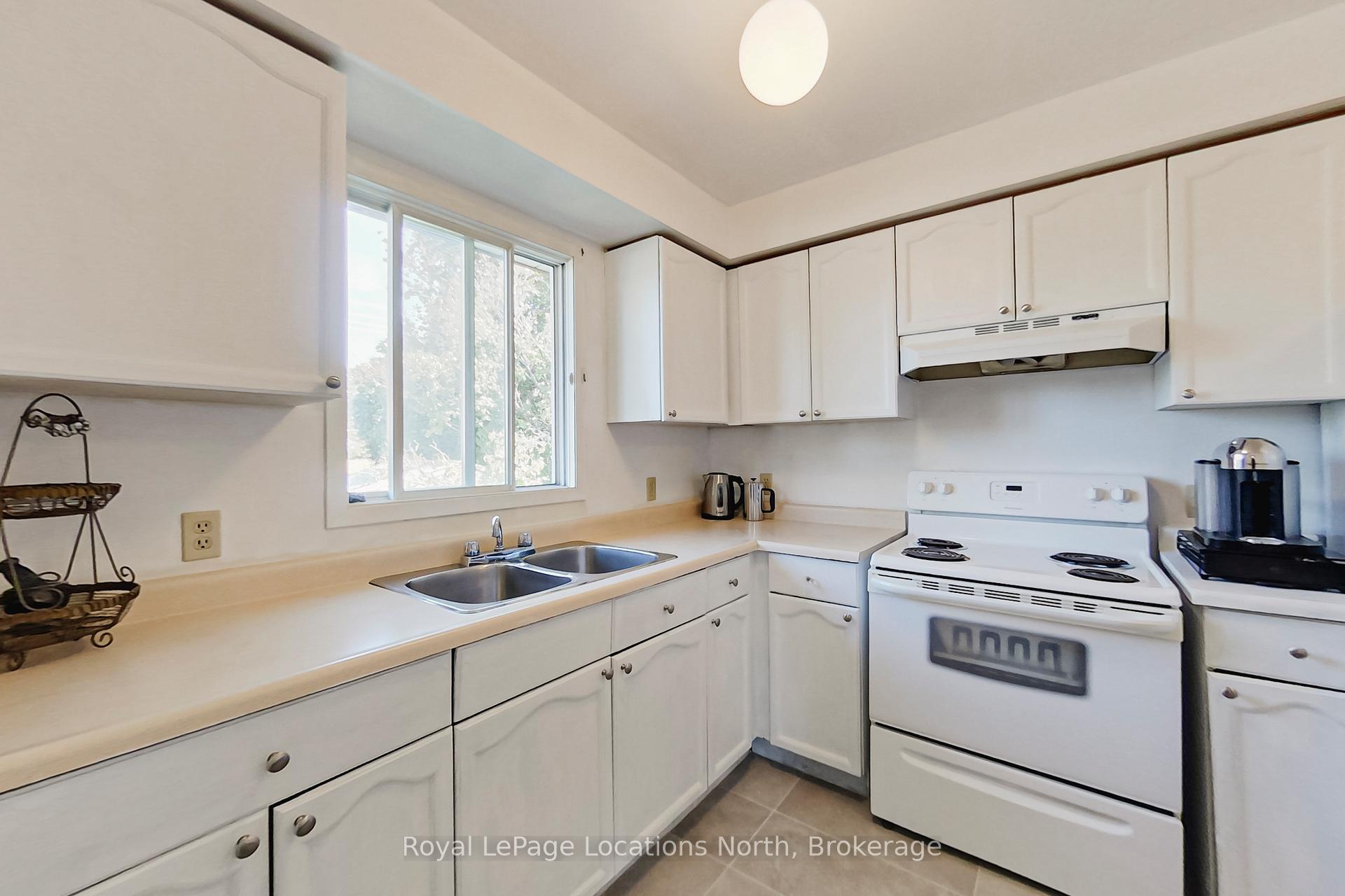 Photo 7 of 402 Seventh Street, Collingwood — HOMEH