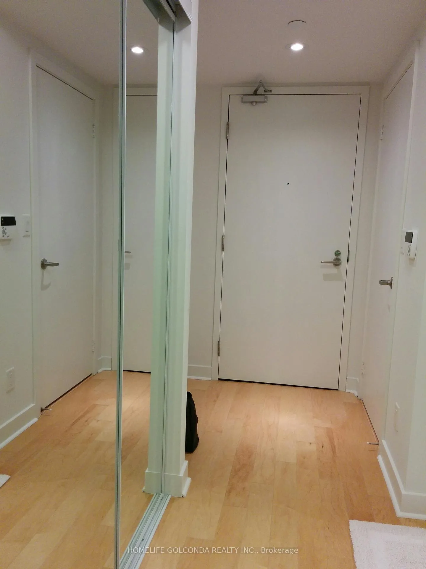 Photo 4 of Unit 804, 58 Orchard View Boulevard, Toronto, Yonge-Eglinton — HOMEH