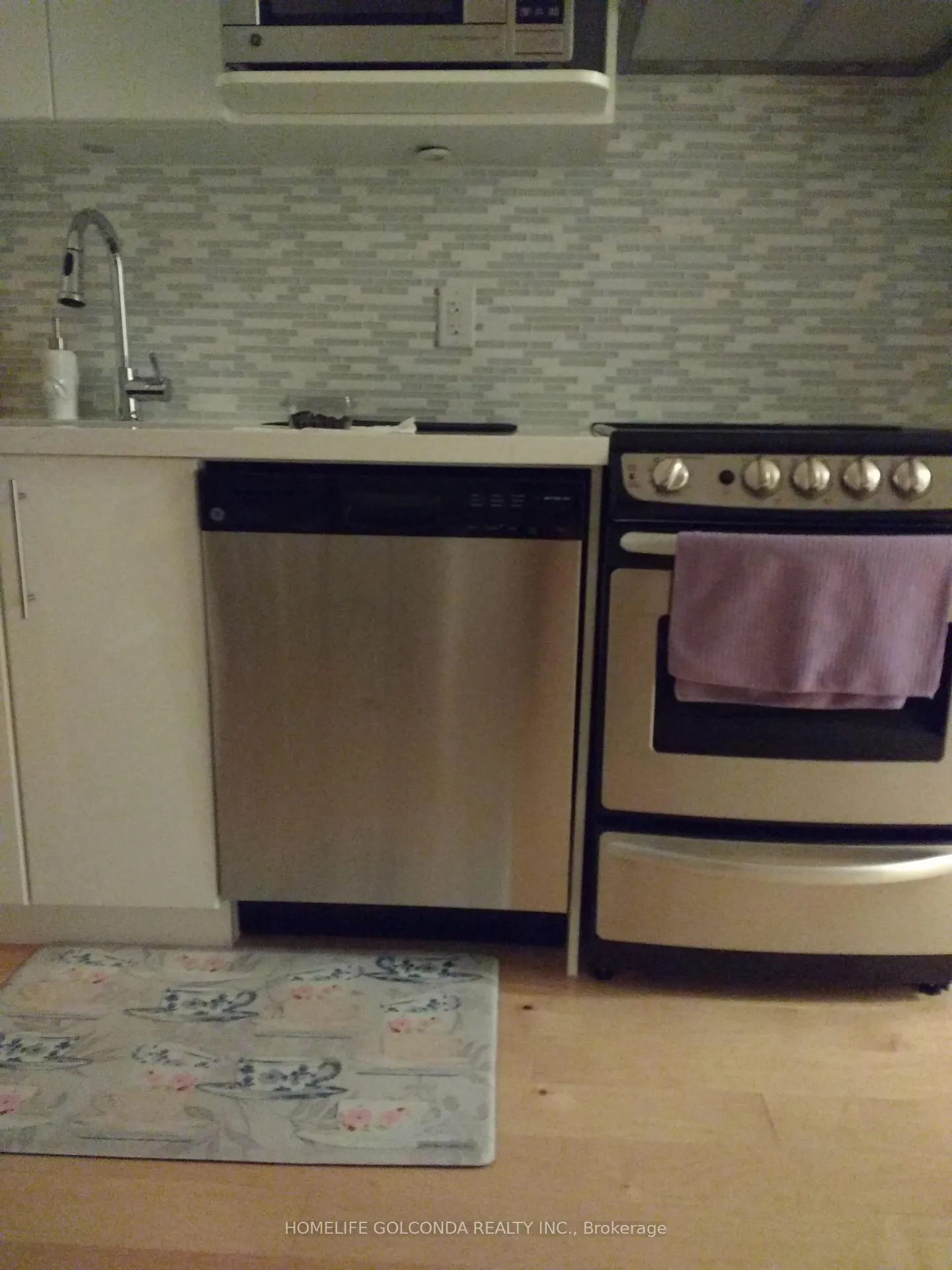 Photo 7 of Unit 804, 58 Orchard View Boulevard, Toronto, Yonge-Eglinton — HOMEH