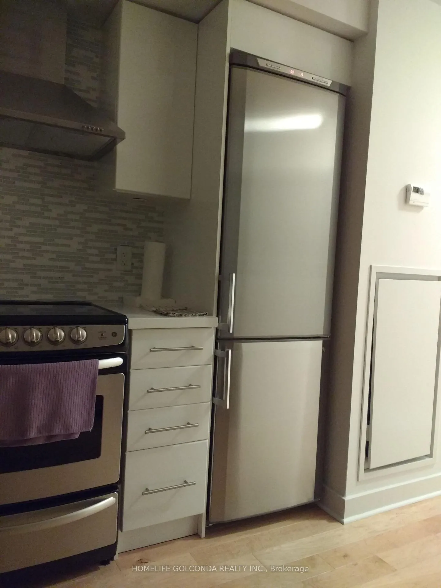 Photo 9 of Unit 804, 58 Orchard View Boulevard, Toronto, Yonge-Eglinton — HOMEH