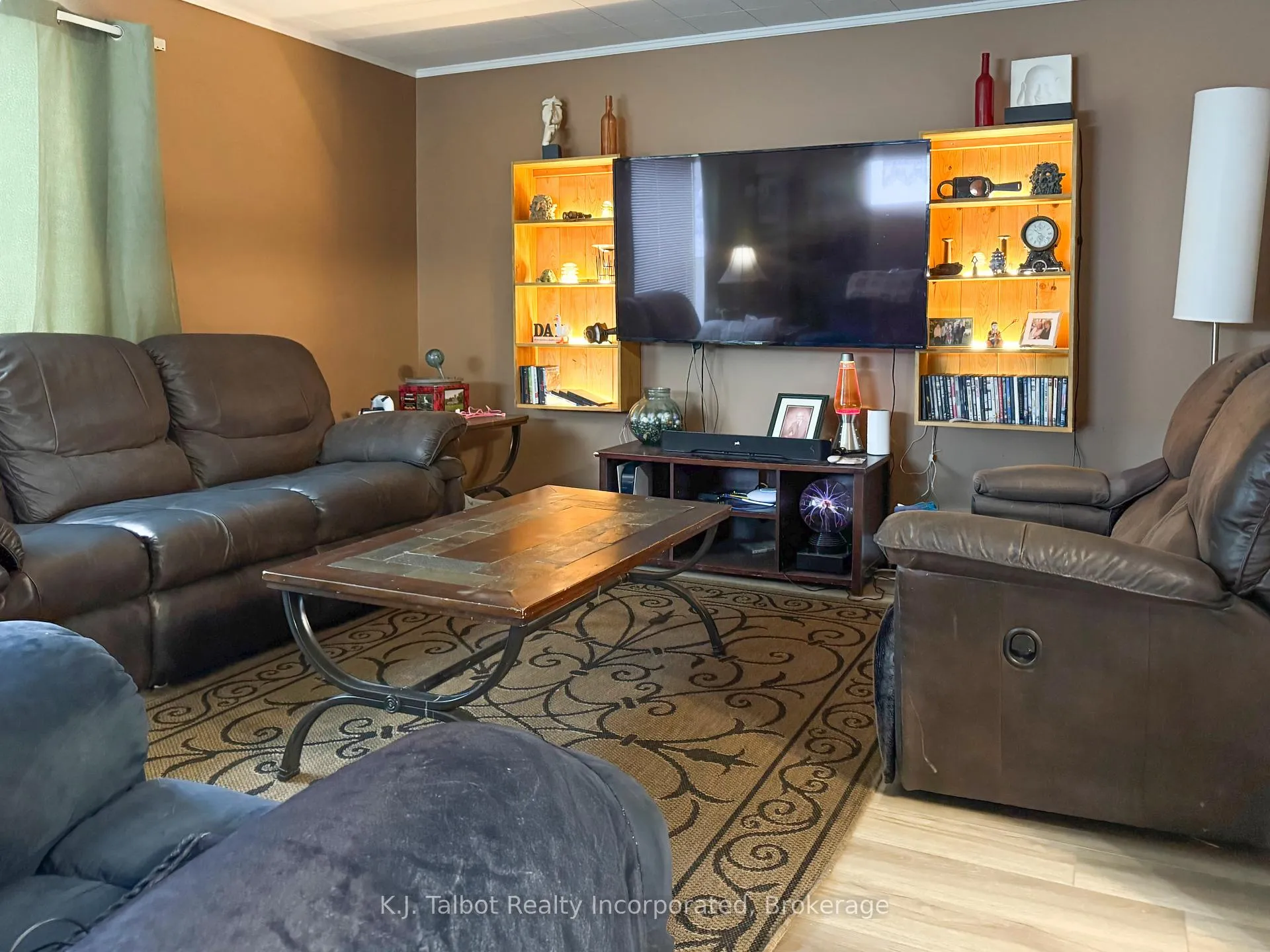 Photo 3 of 50 Mary Street N, Central Huron, Clinton — HOMEH