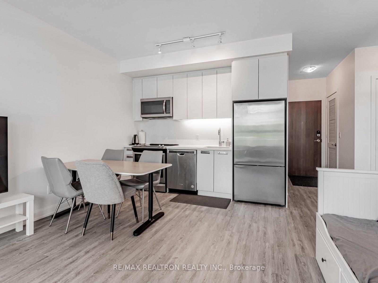 Photo 4 of Unit D113, 333 Sea Ray Avenue, Innisfil, Rural Innisfil — HOMEH