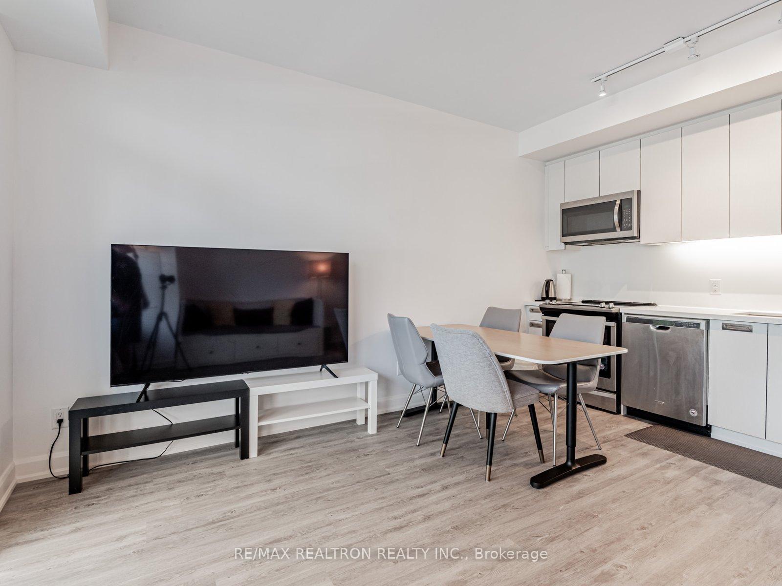 Photo 24 of Unit D113, 333 Sea Ray Avenue, Innisfil, Rural Innisfil — HOMEH