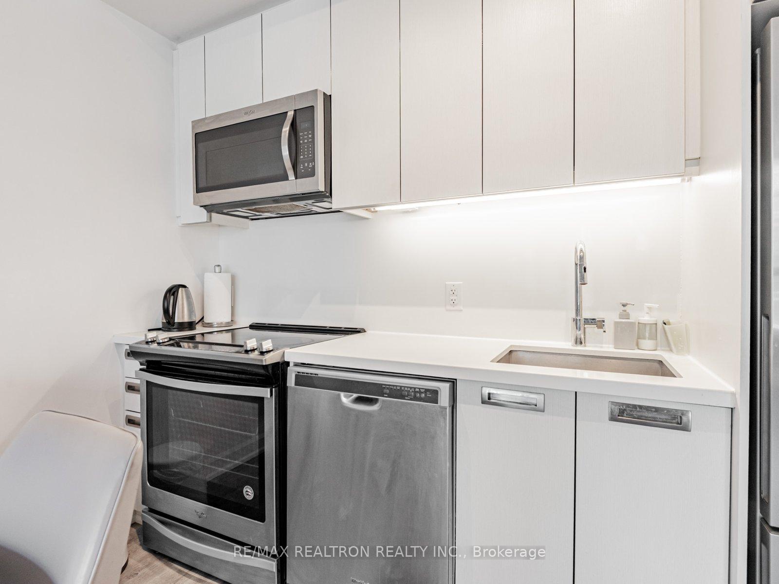 Photo 27 of Unit D113, 333 Sea Ray Avenue, Innisfil, Rural Innisfil — HOMEH