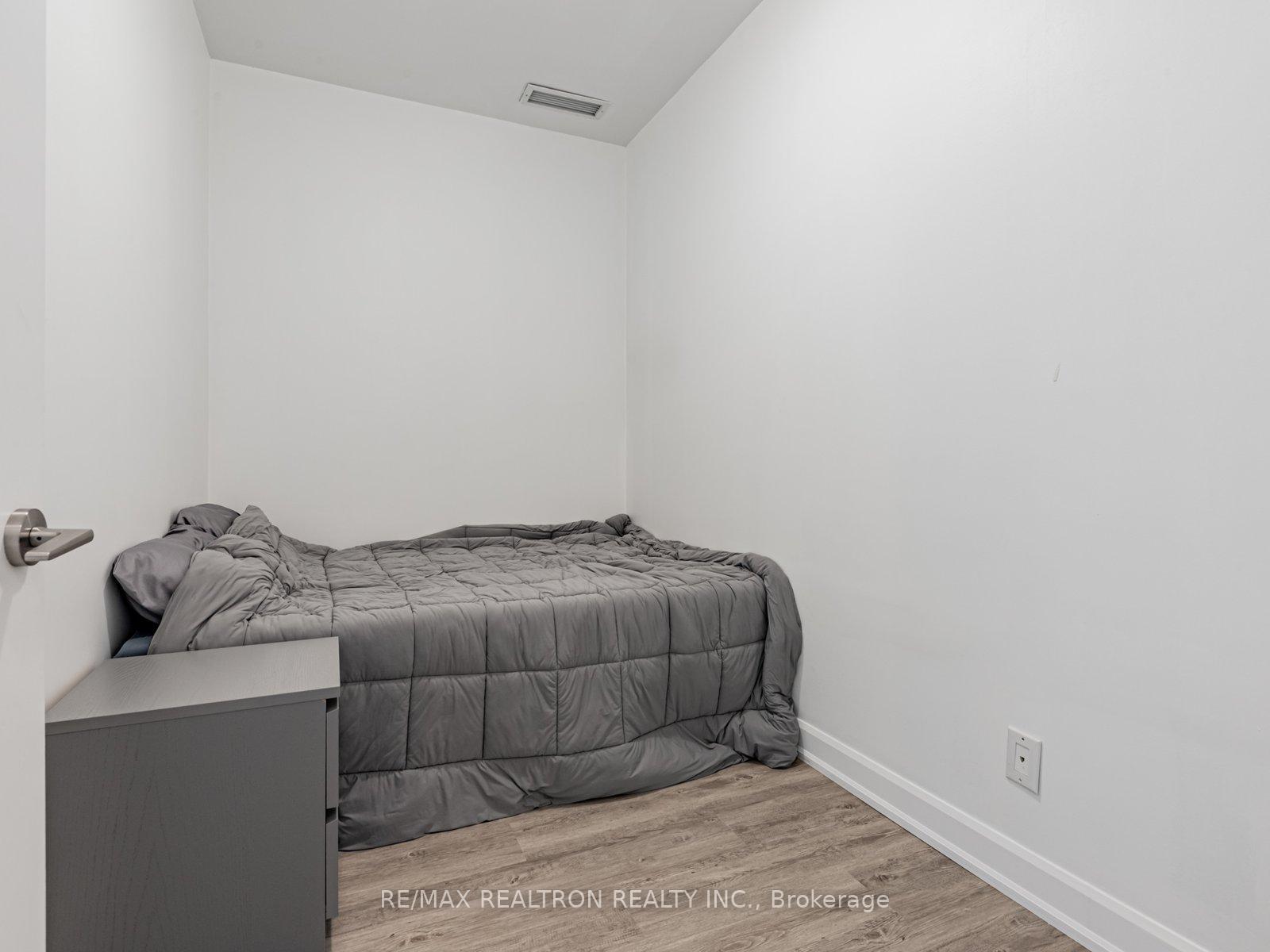 Photo 31 of Unit D113, 333 Sea Ray Avenue, Innisfil, Rural Innisfil — HOMEH