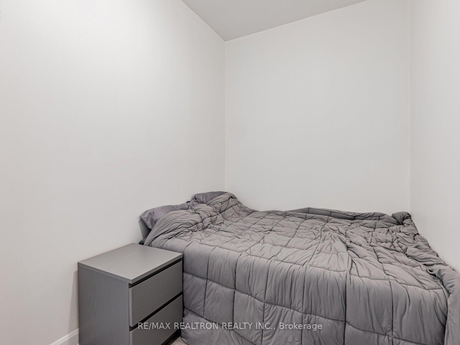 Photo 32 of Unit D113, 333 Sea Ray Avenue, Innisfil, Rural Innisfil — HOMEH