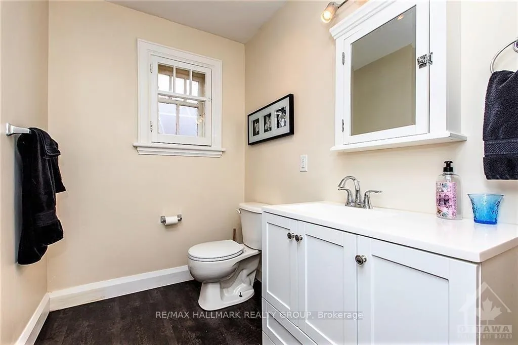 Photo 12 of 9 1/2 Ella Street, Ottawa, Glebe — HOMEH