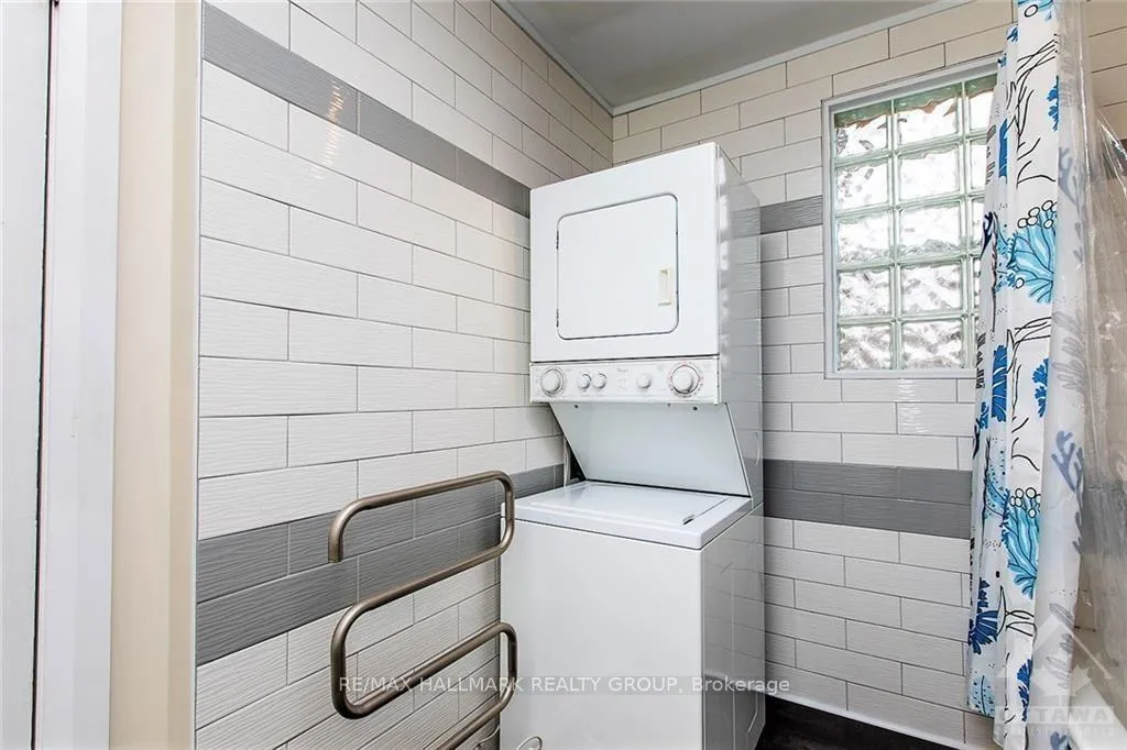 Photo 14 of 9 1/2 Ella Street, Ottawa, Glebe — HOMEH