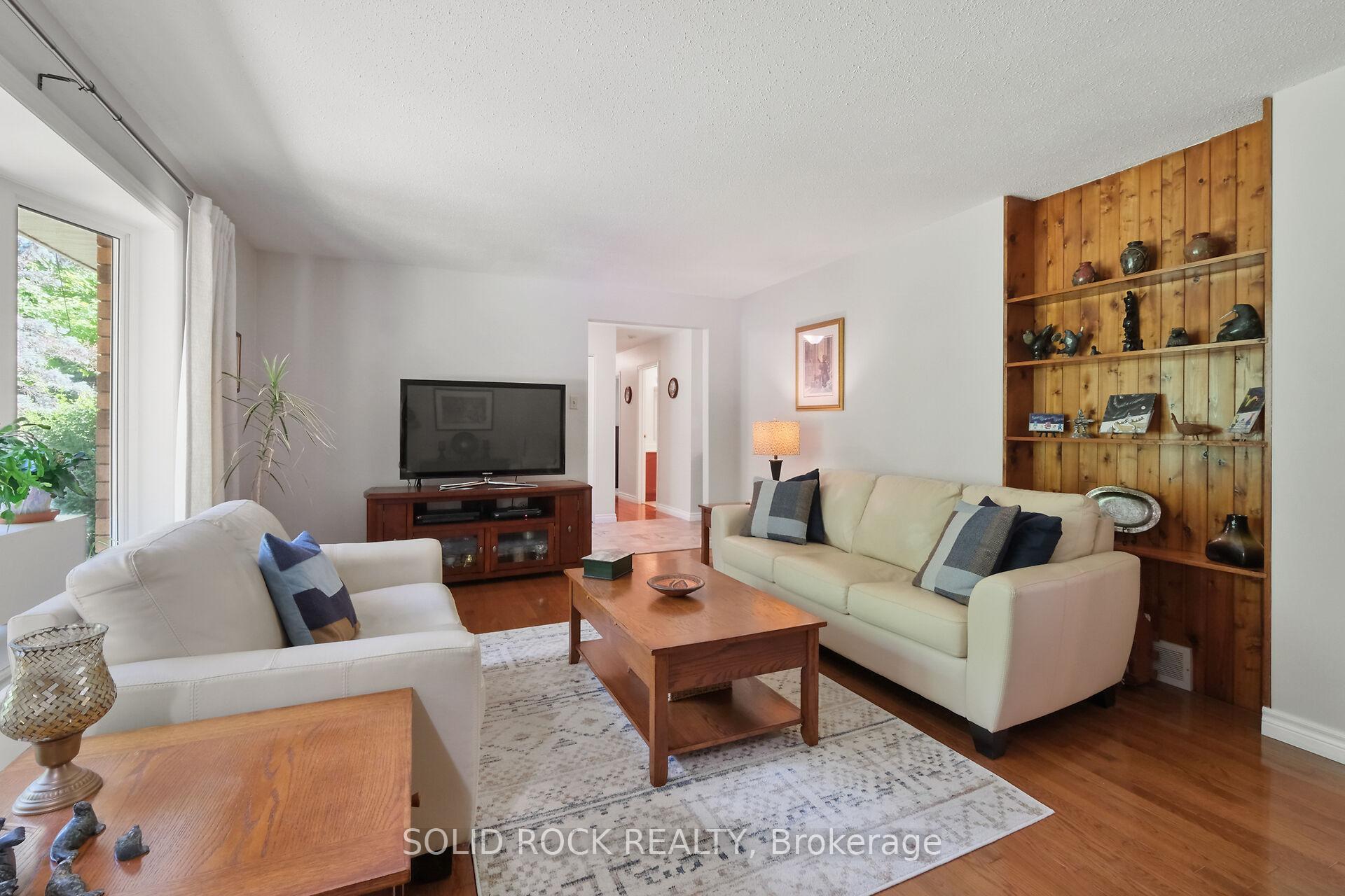 Photo 10 of 209 Deerwood Drive, Ottawa, Fitzroy Ward (South West) — HOMEH