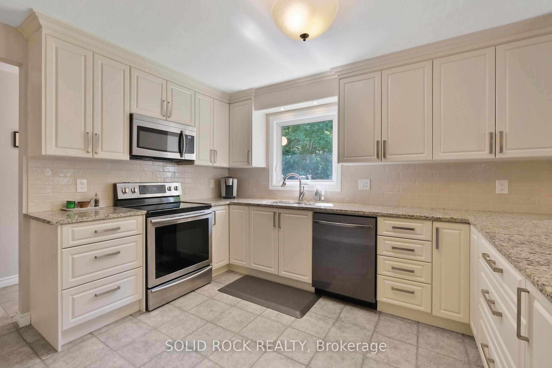 Photo 14 of 209 Deerwood Drive, Ottawa, Fitzroy Ward (South West) — HOMEH