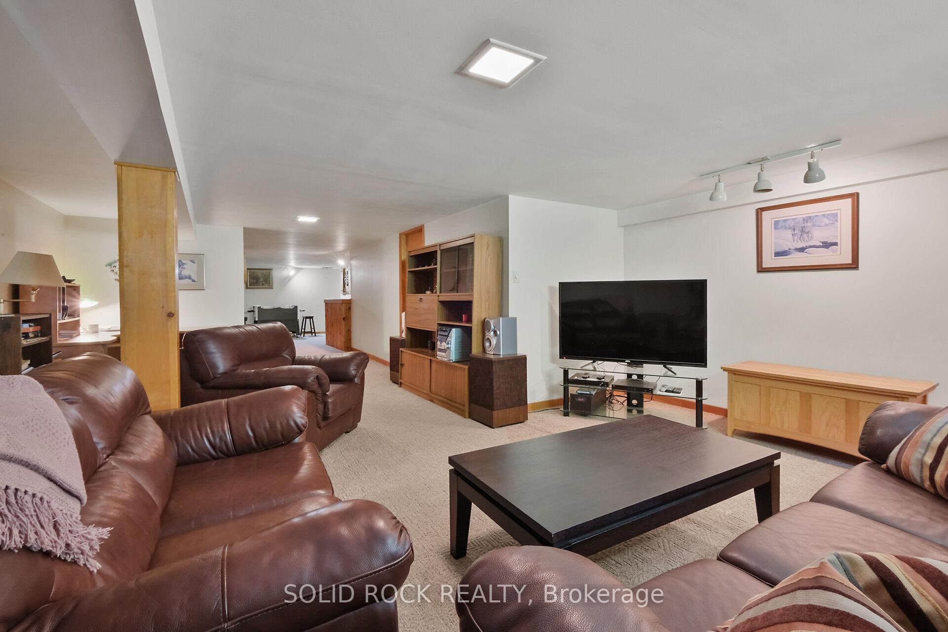 Photo 35 of 209 Deerwood Drive, Ottawa, Fitzroy Ward (South West) — HOMEH