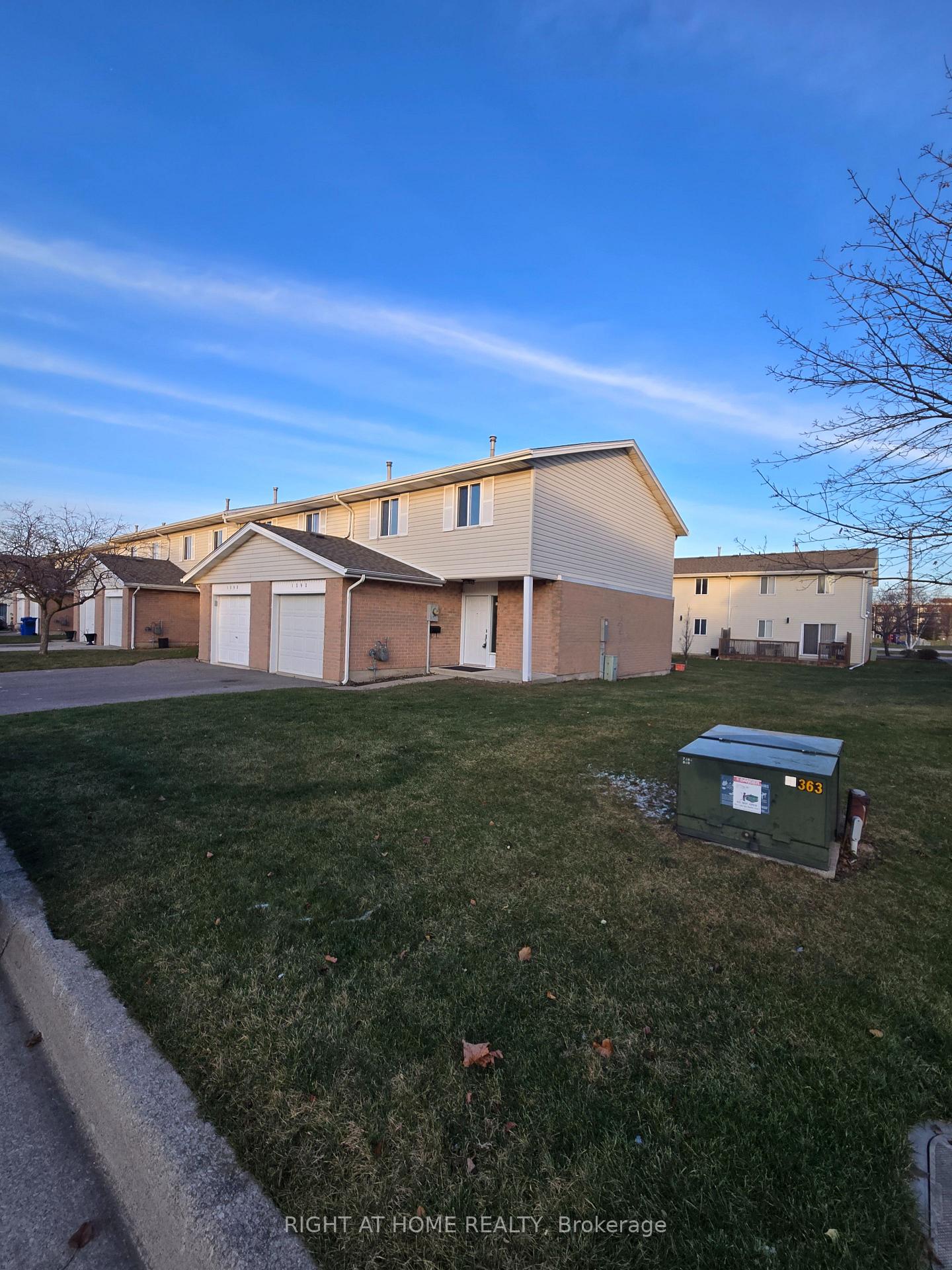 Photo 3 of Unit 63, 1292 Cardinal Crescent, Tecumseh — HOMEH
