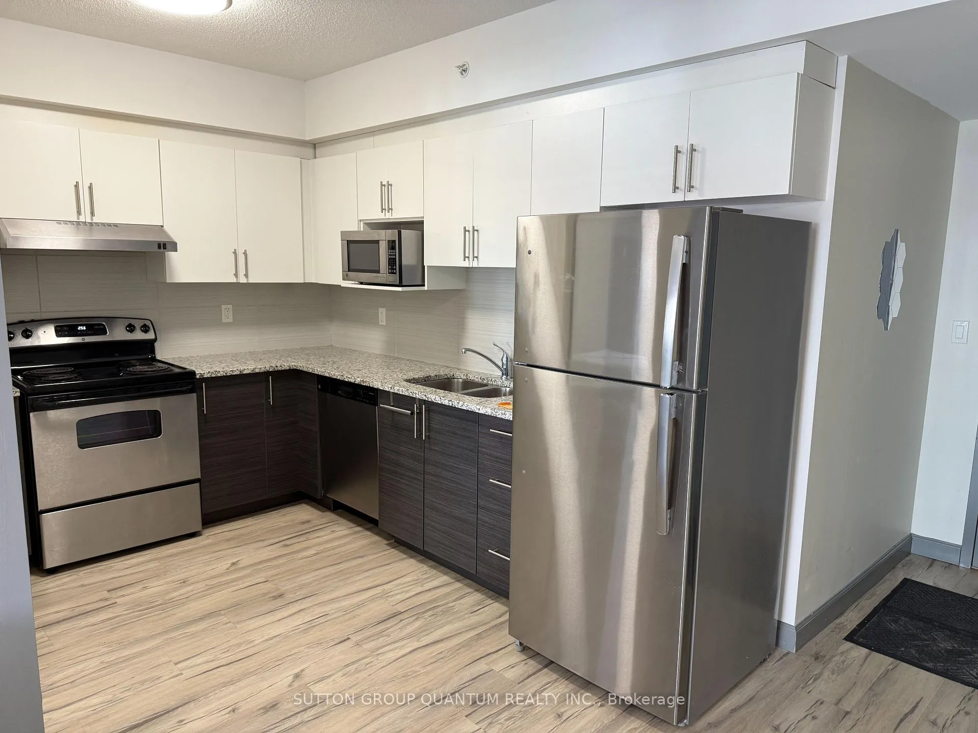 Photo 4 of Unit 1818, 258A Sunview Street, Waterloo — HOMEH