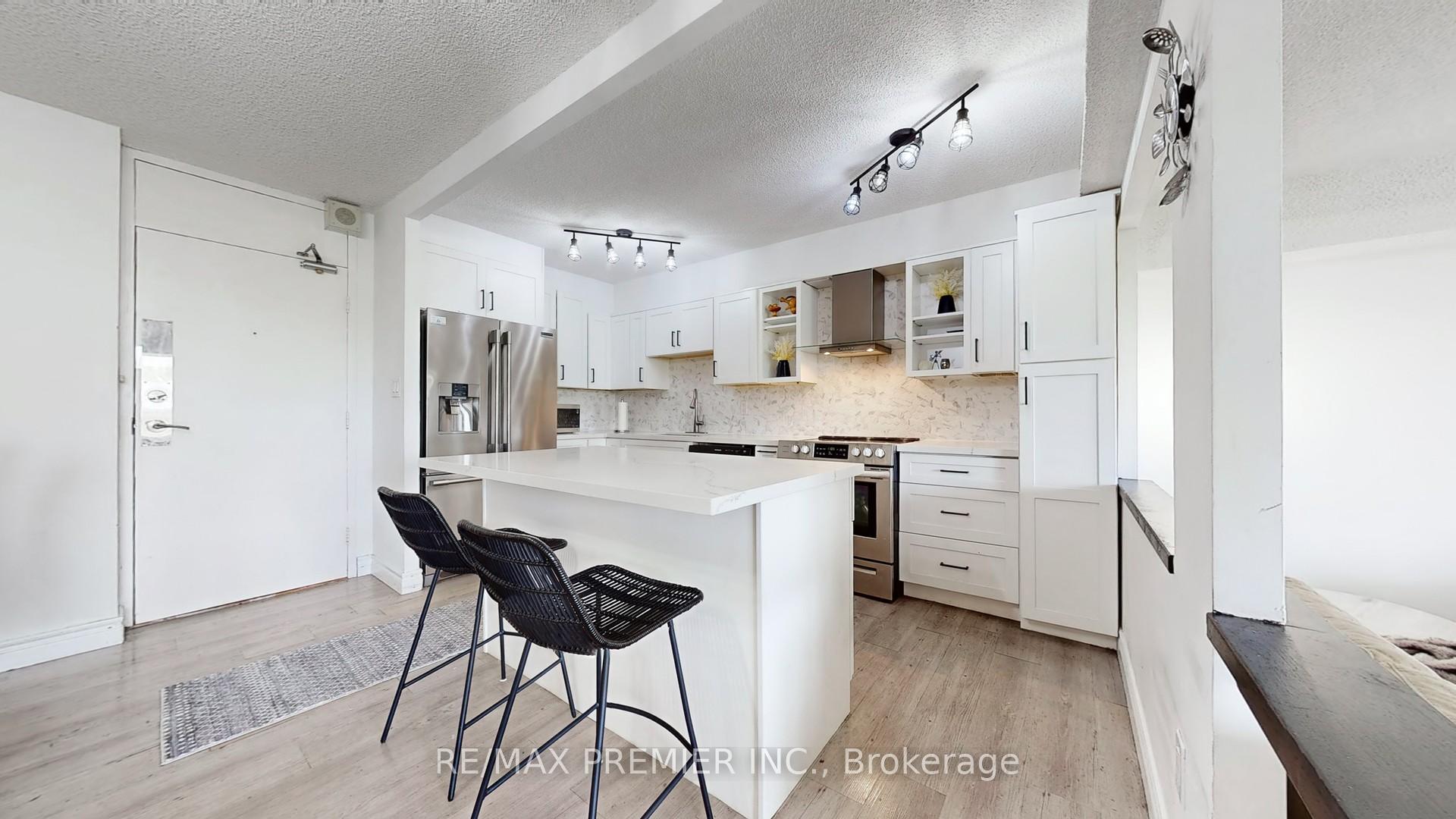 Photo 7 of Unit 710, 270 Scarlett Road, Toronto, Rockcliffe-Smythe — HOMEH