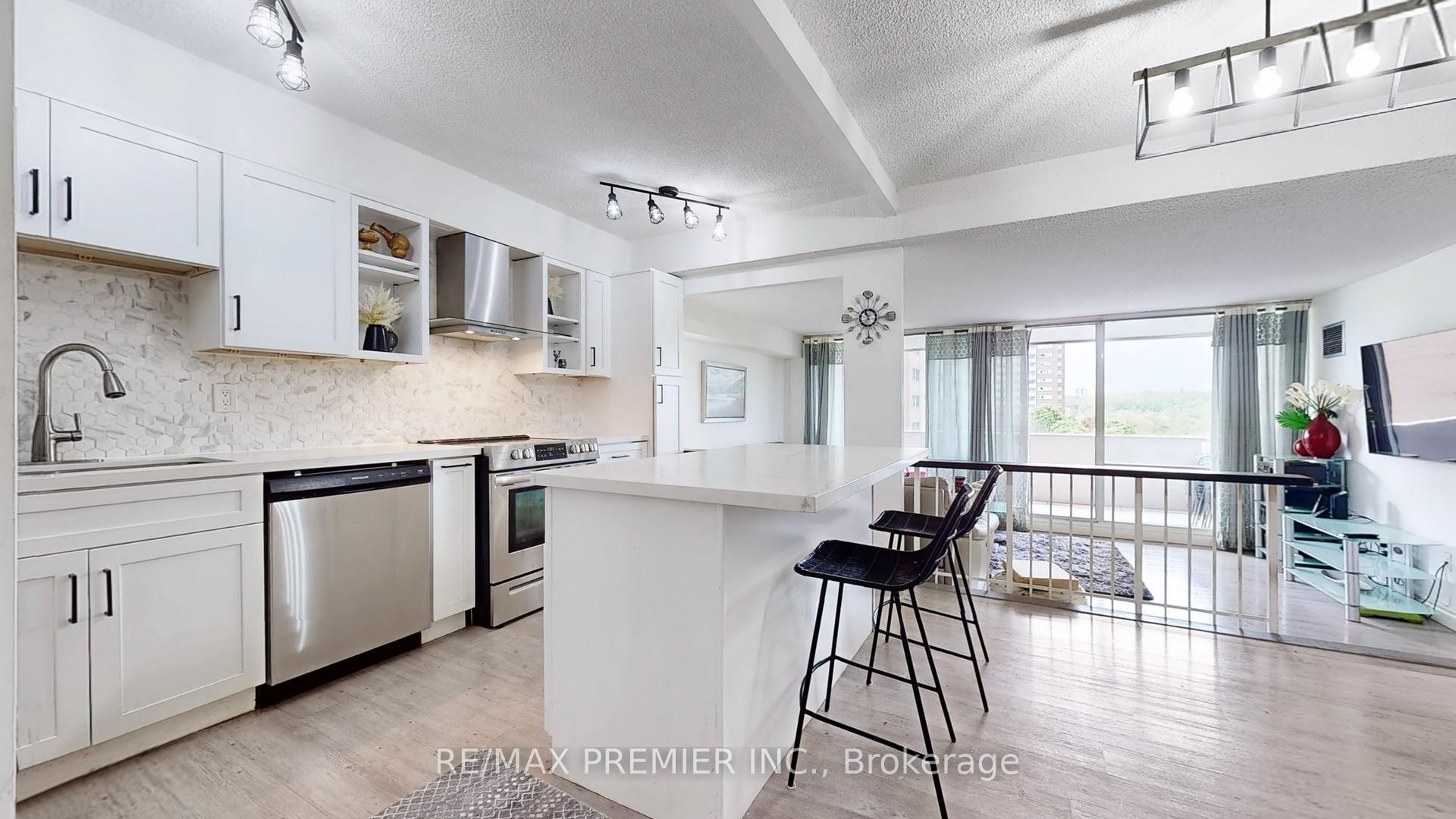 Photo 8 of Unit 710, 270 Scarlett Road, Toronto, Rockcliffe-Smythe — HOMEH