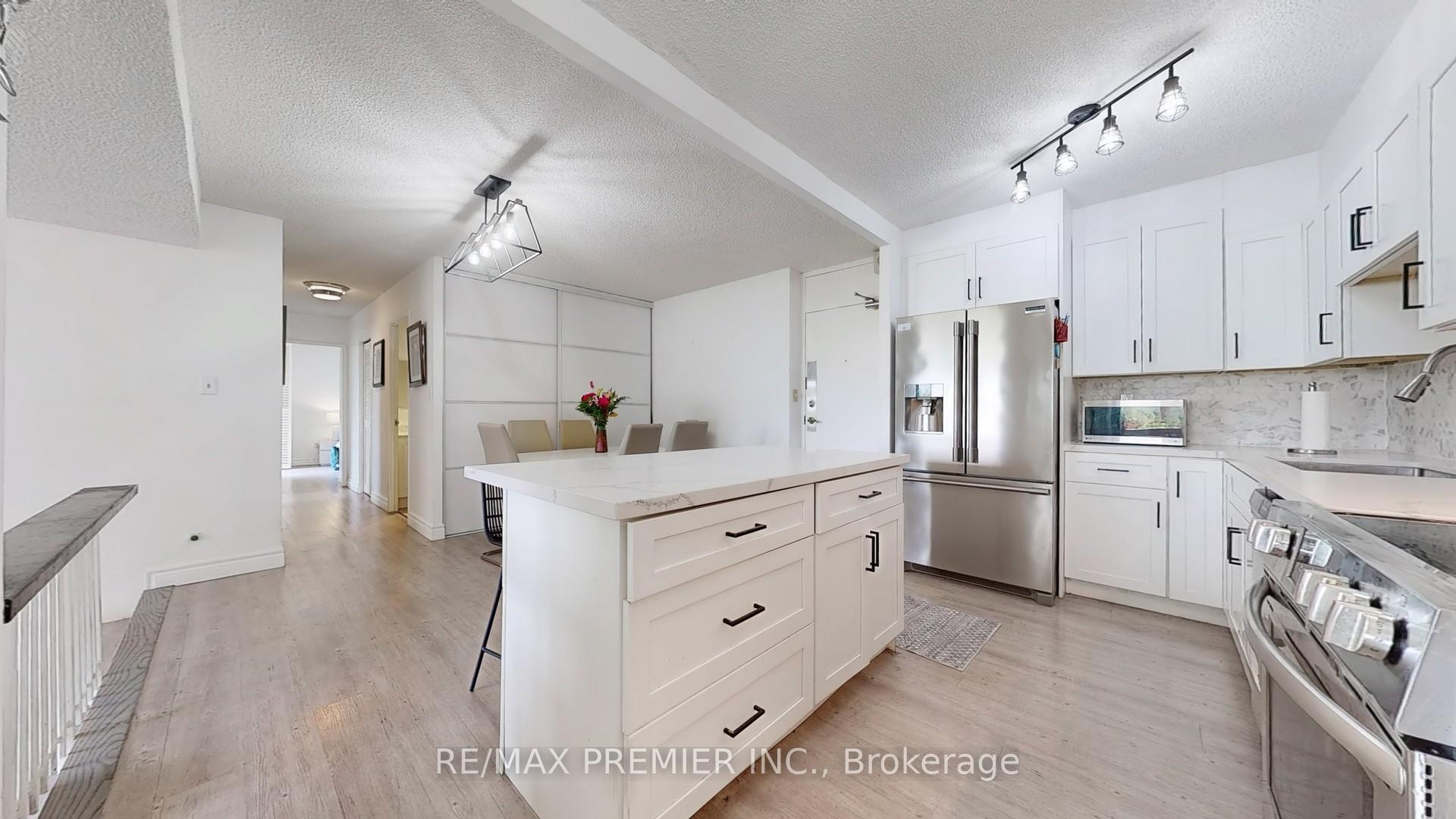 Photo 9 of Unit 710, 270 Scarlett Road, Toronto, Rockcliffe-Smythe — HOMEH