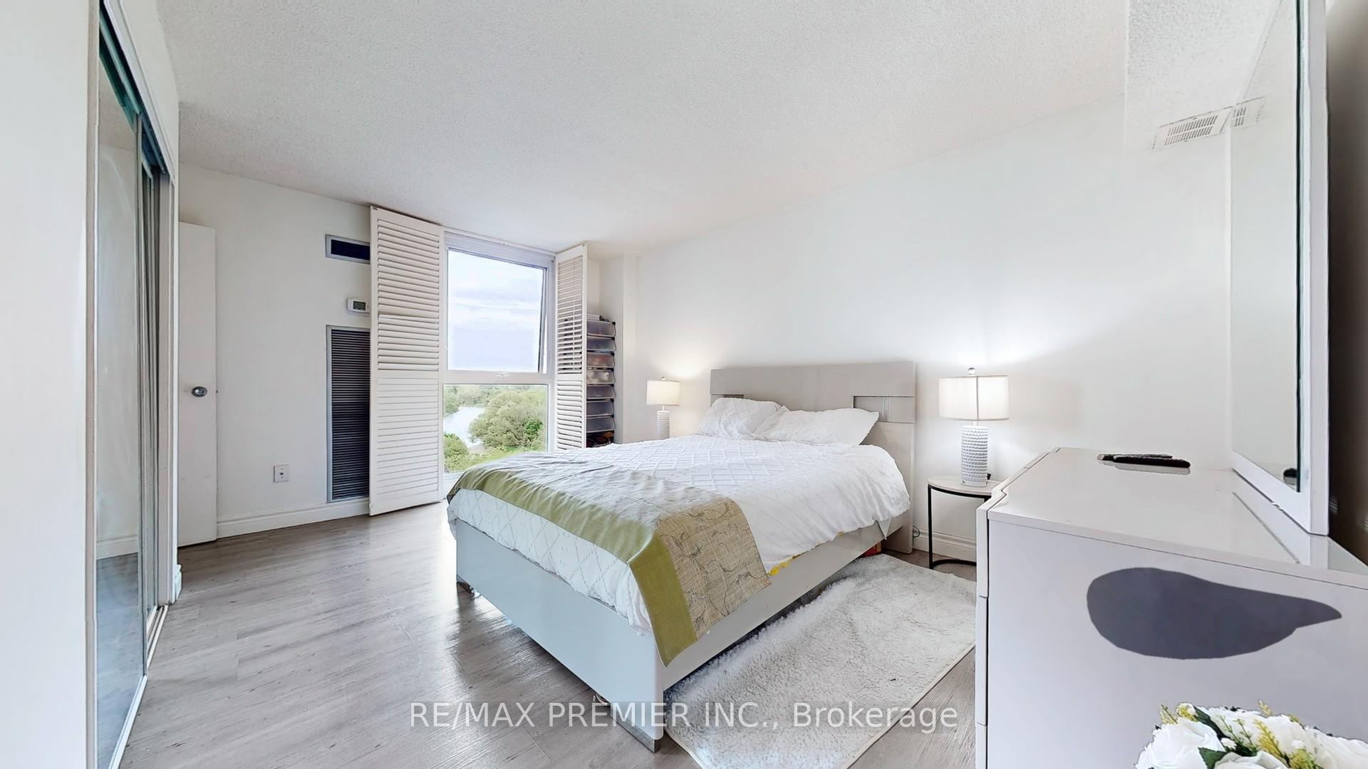 Photo 16 of Unit 710, 270 Scarlett Road, Toronto, Rockcliffe-Smythe — HOMEH
