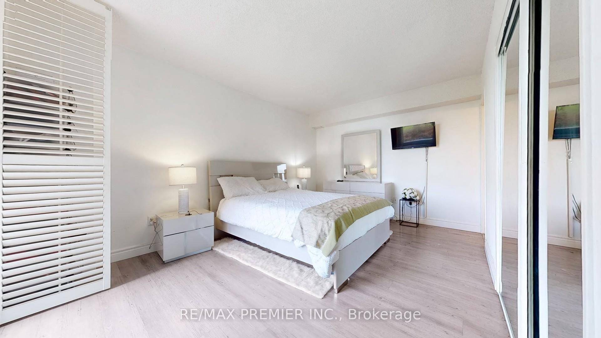 Photo 17 of Unit 710, 270 Scarlett Road, Toronto, Rockcliffe-Smythe — HOMEH