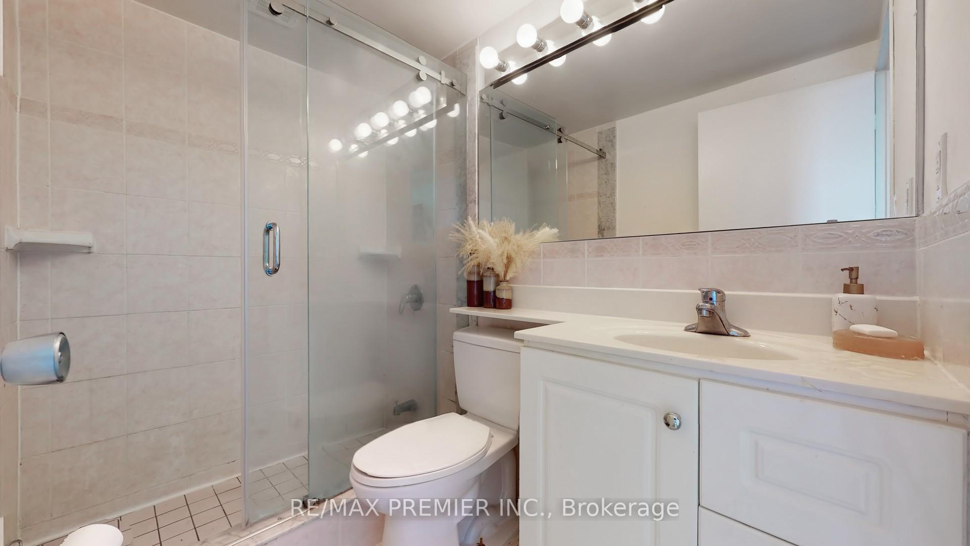 Photo 18 of Unit 710, 270 Scarlett Road, Toronto, Rockcliffe-Smythe — HOMEH