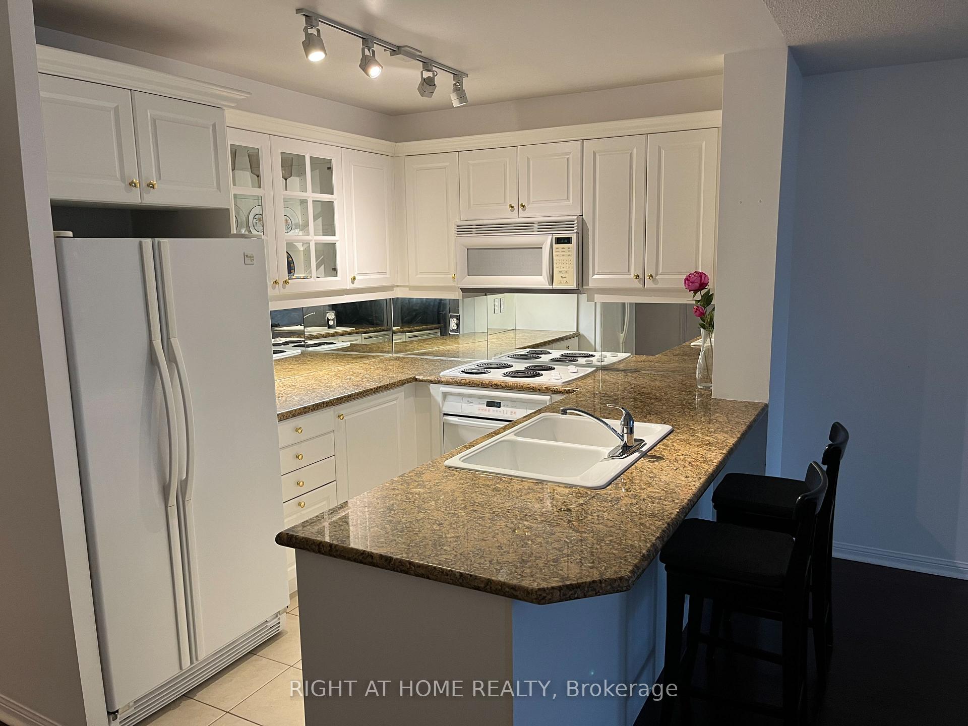 Photo 9 of Unit PH1, 3130 Yonge Street, Toronto, Lawrence Park North — HOMEH