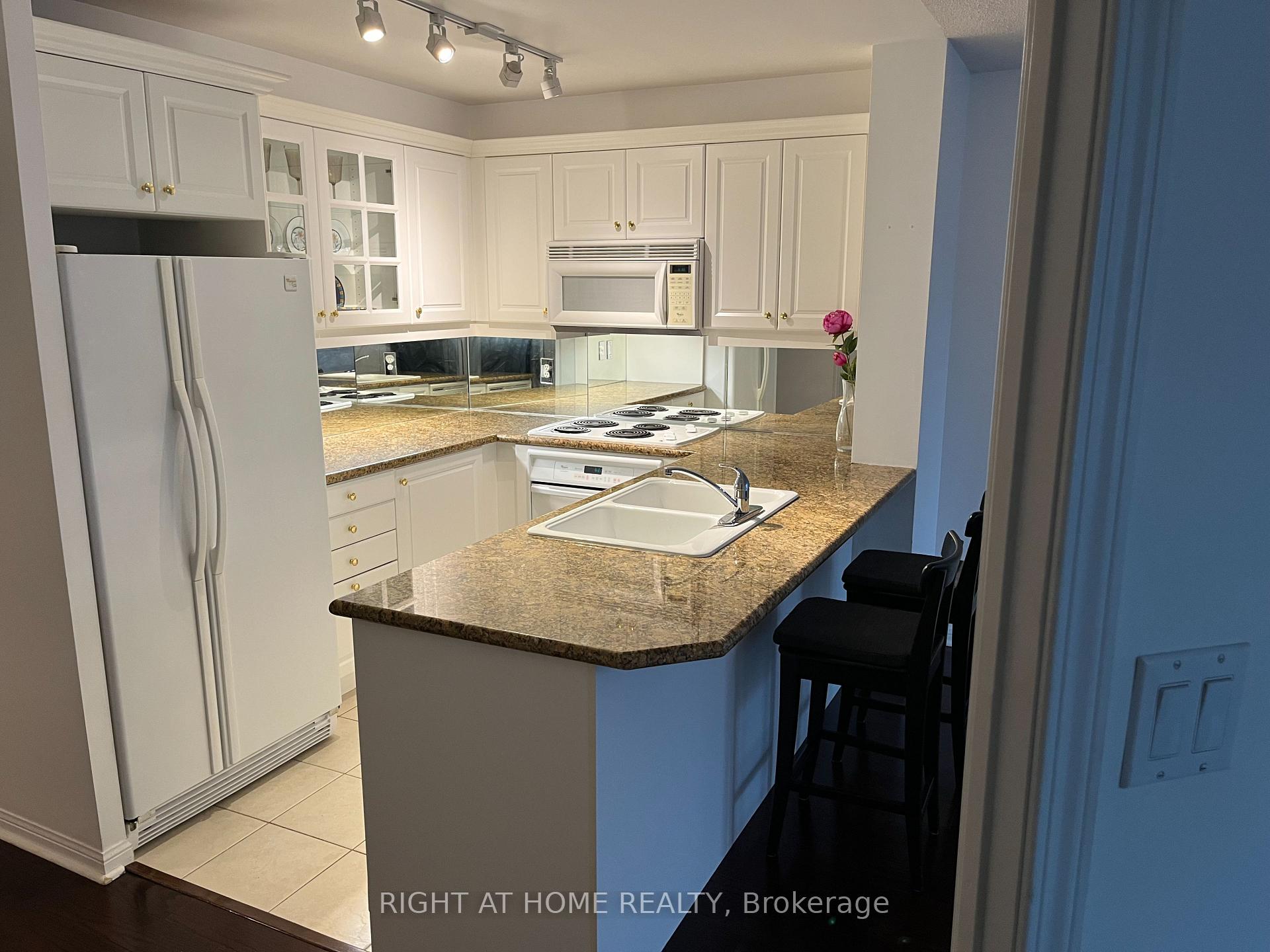 Photo 11 of Unit PH1, 3130 Yonge Street, Toronto, Lawrence Park North — HOMEH