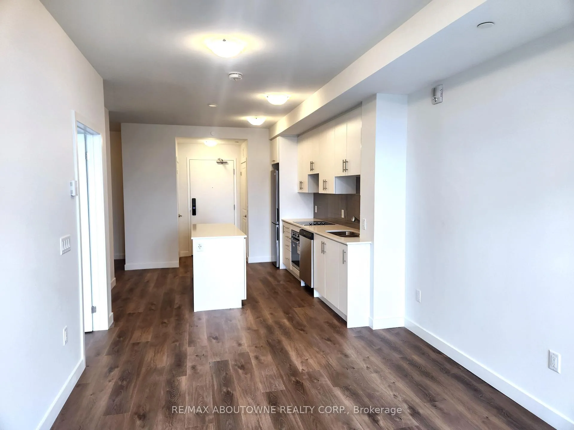Photo 3 of Unit 302, 461 Green Road, Hamilton, Lakeshore — HOMEH