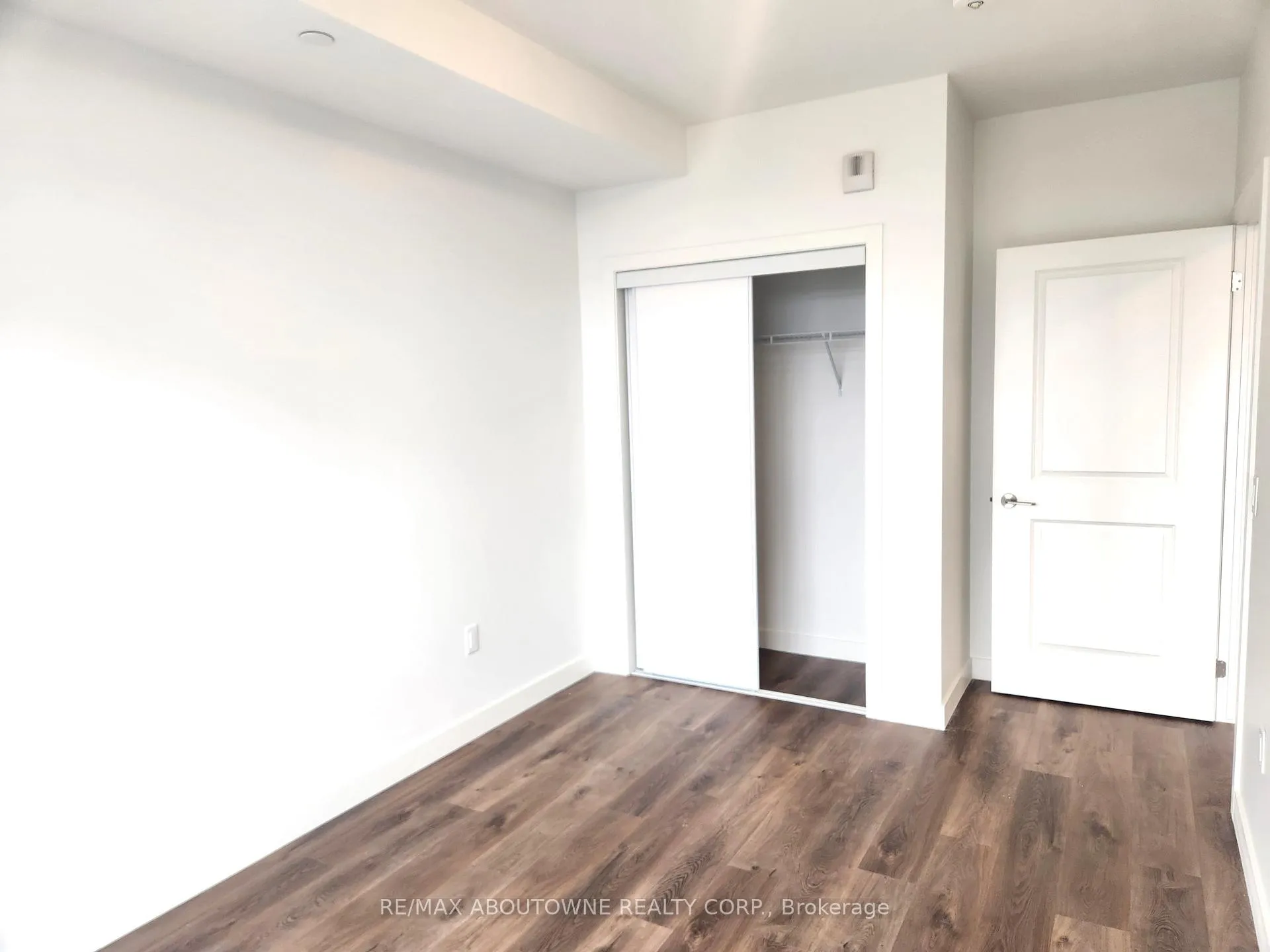 Photo 8 of Unit 302, 461 Green Road, Hamilton, Lakeshore — HOMEH