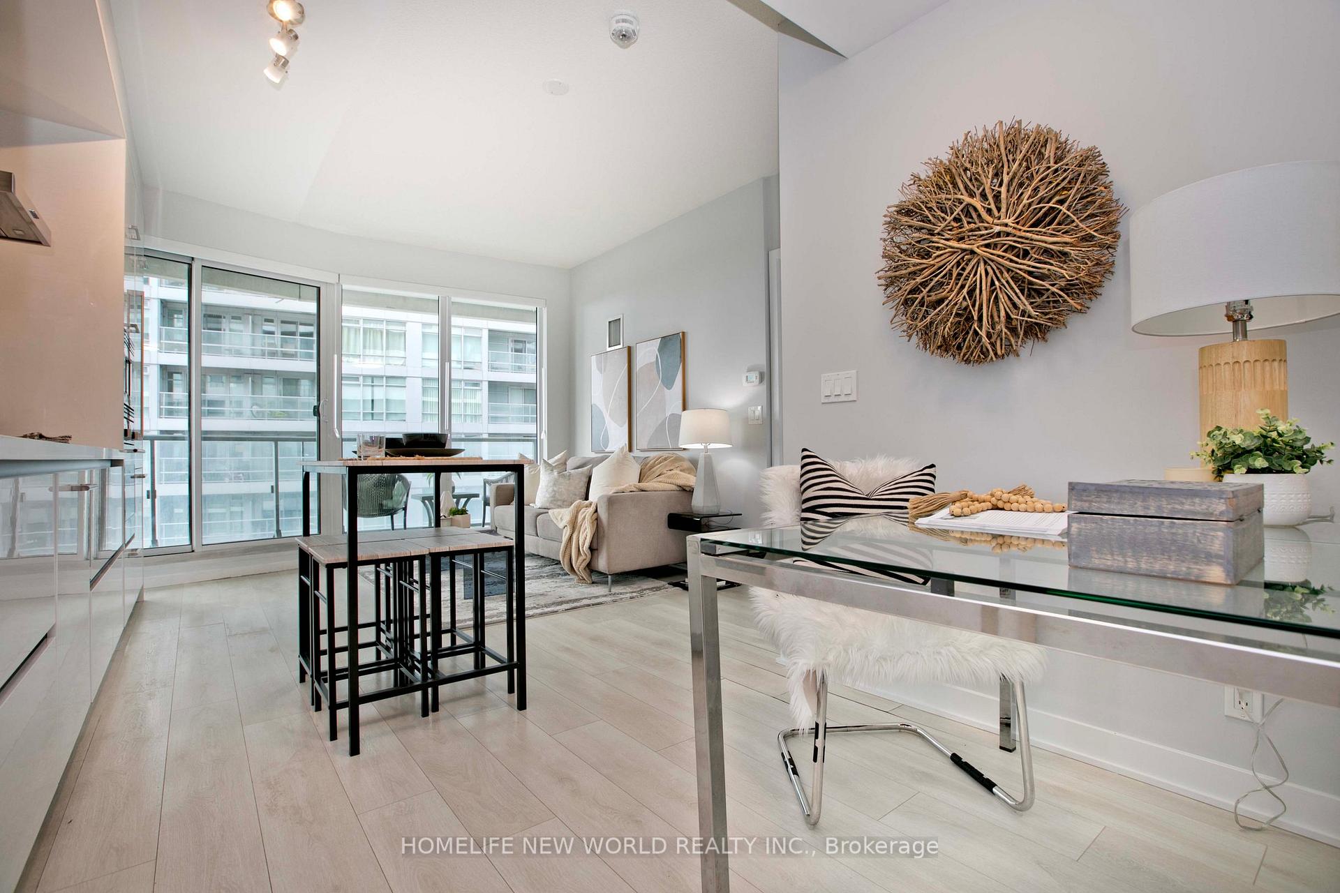 Photo 6 of Unit 1905, 2221 Yonge Street, Toronto, Mount Pleasant West — HOMEH
