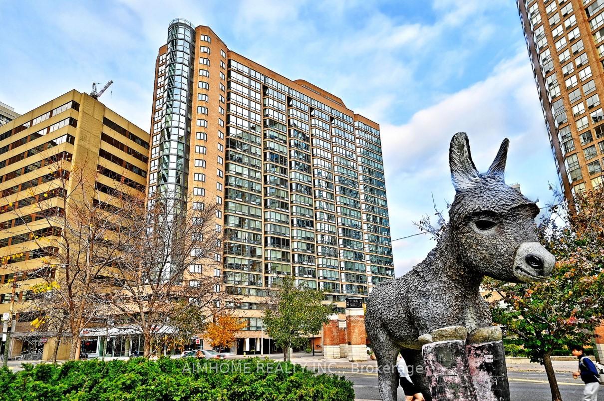 Front of Unit 603, 1055 Bay Street