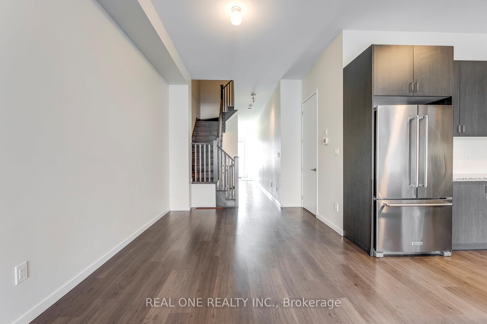 Photo 7 of 451 Elyse Court, Aurora, Bayview Northeast — HOMEH