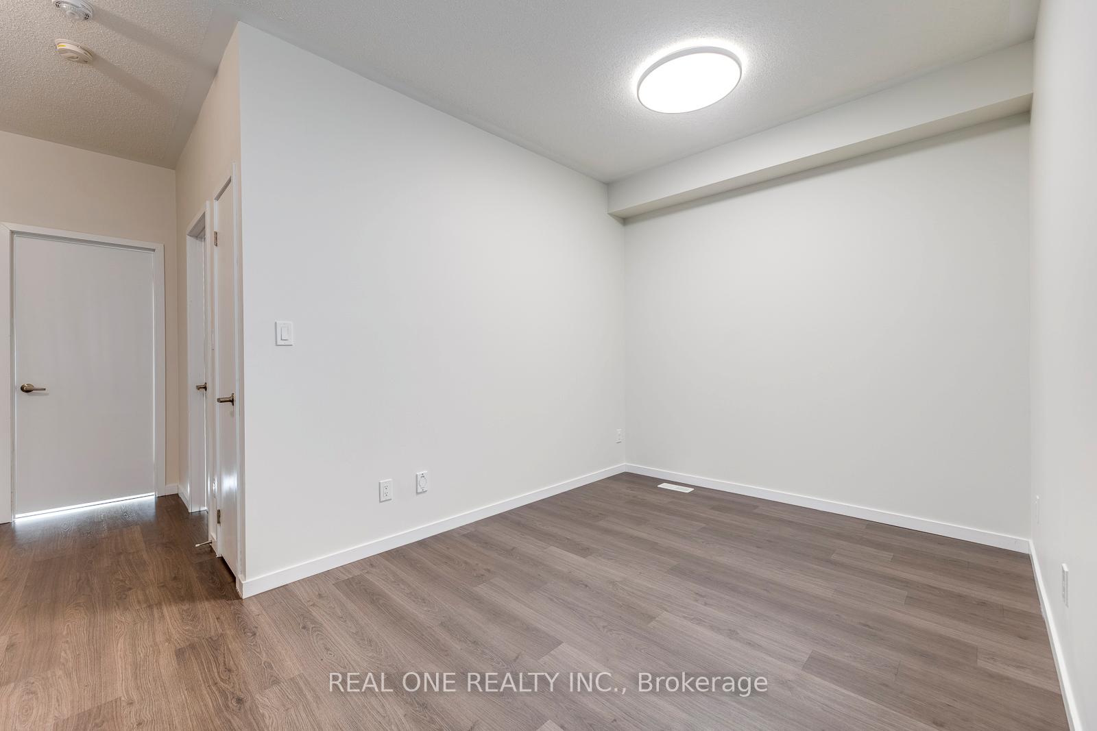 Photo 11 of 451 Elyse Court, Aurora, Bayview Northeast — HOMEH