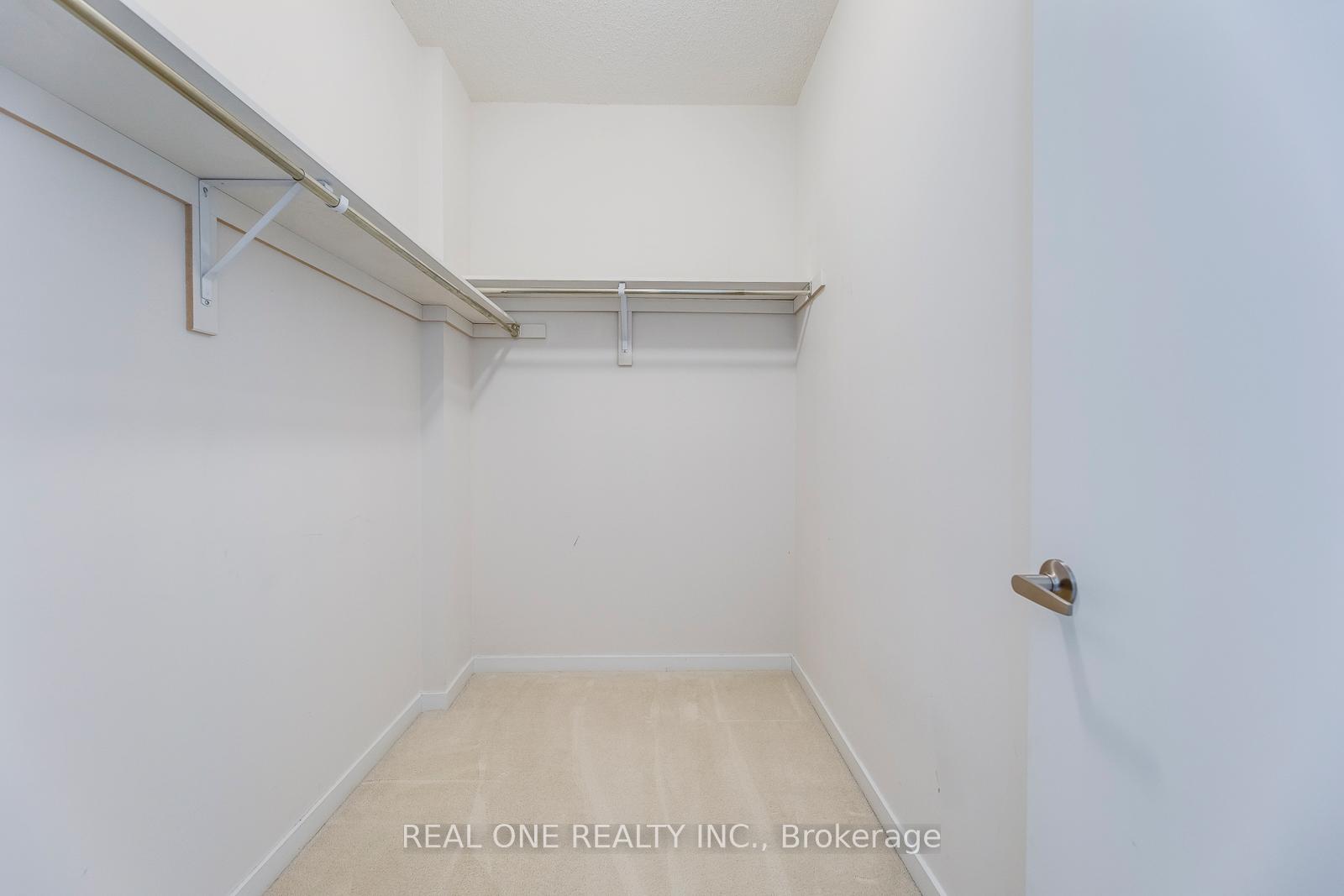 Photo 15 of 451 Elyse Court, Aurora, Bayview Northeast — HOMEH