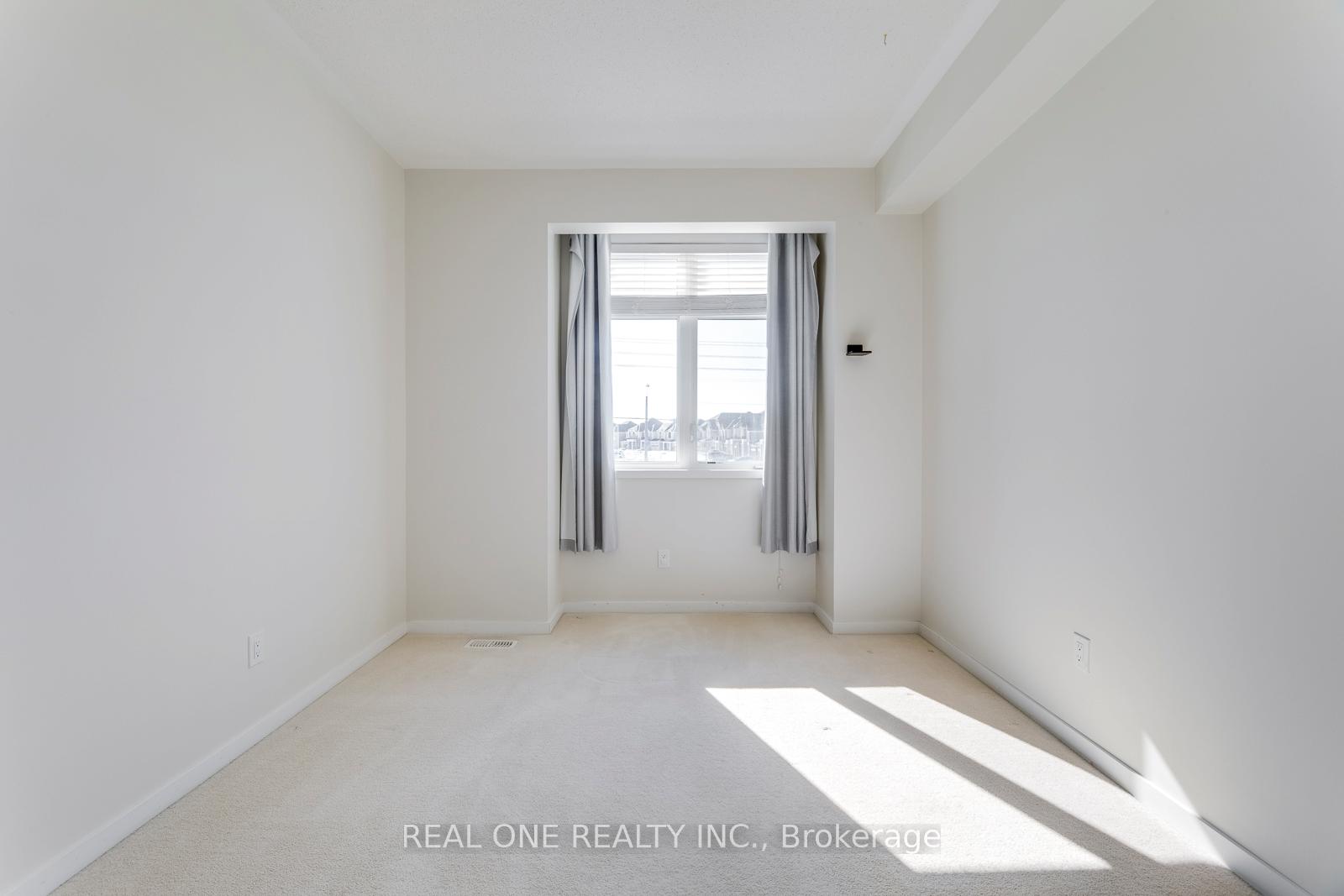 Photo 17 of 451 Elyse Court, Aurora, Bayview Northeast — HOMEH